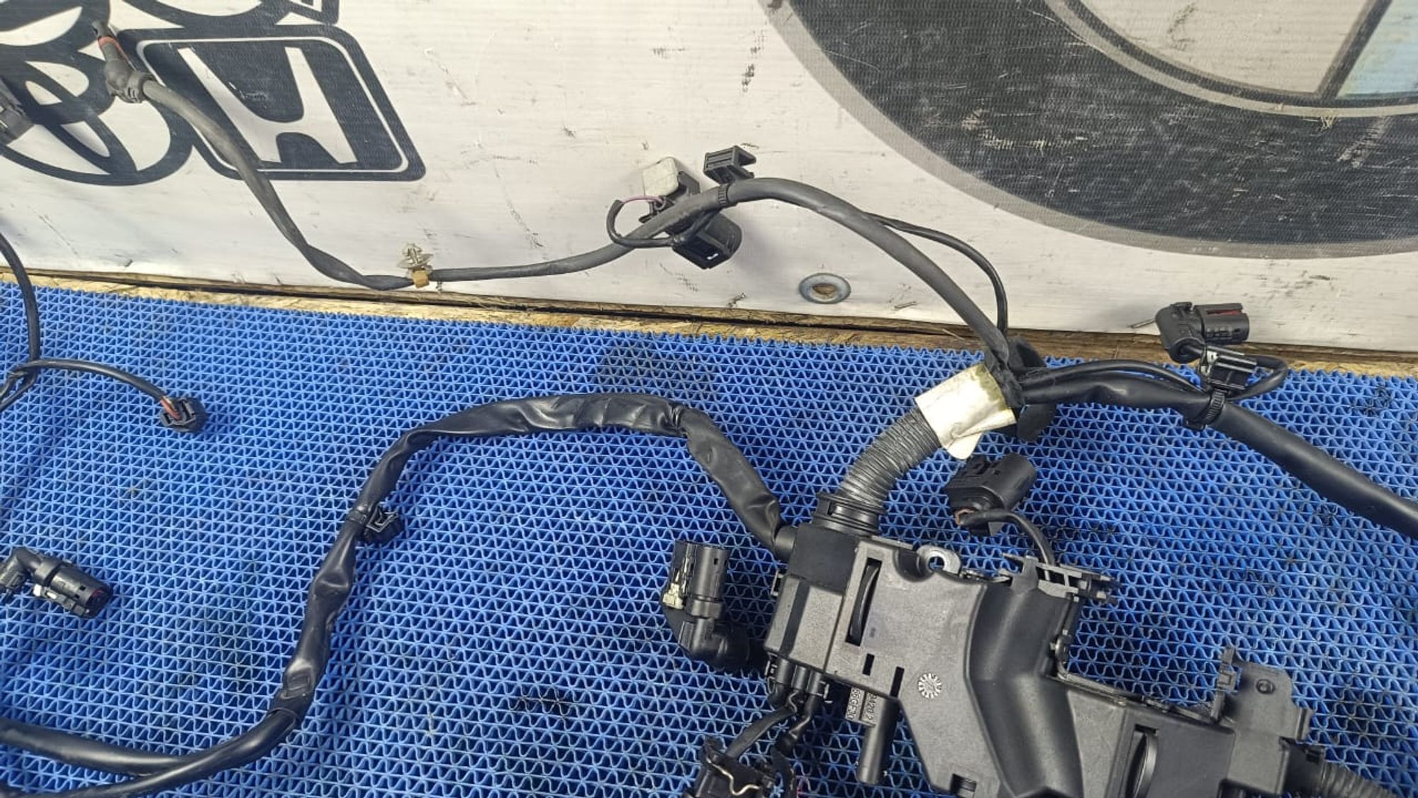 https://gcs.partsauto.market/rn-stockpro.appspot.com/thmbs/userImages/72ad5fba4727bffbc6ea9a8c61494201/part/d333761e-d2b0-489d-b3da-563d35d38807_1747907886432.jpg