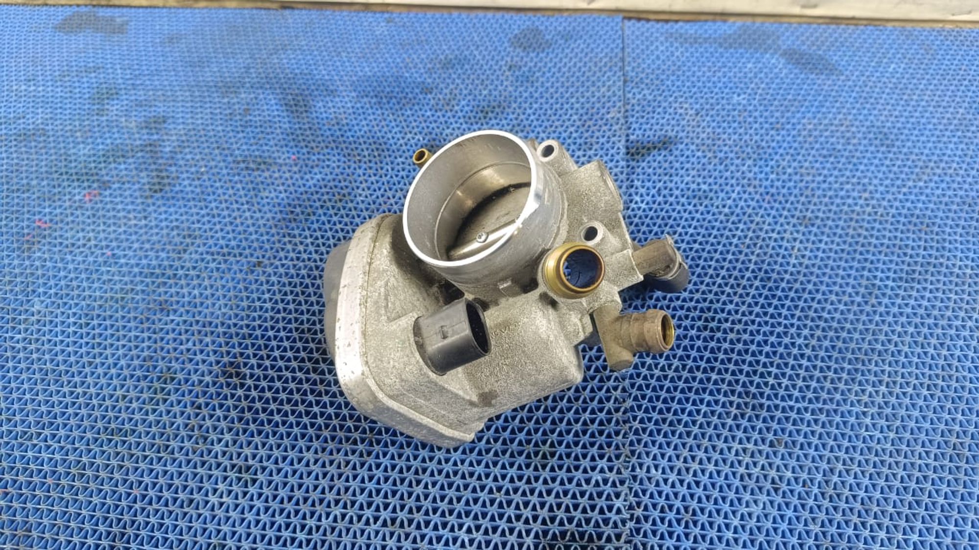 https://gcs.partsauto.market/rn-stockpro.appspot.com/thmbs/userImages/72ad5fba4727bffbc6ea9a8c61494201/part/d62a139e-55b6-40d3-83f1-35f182c295ae_1745844069518.jpg