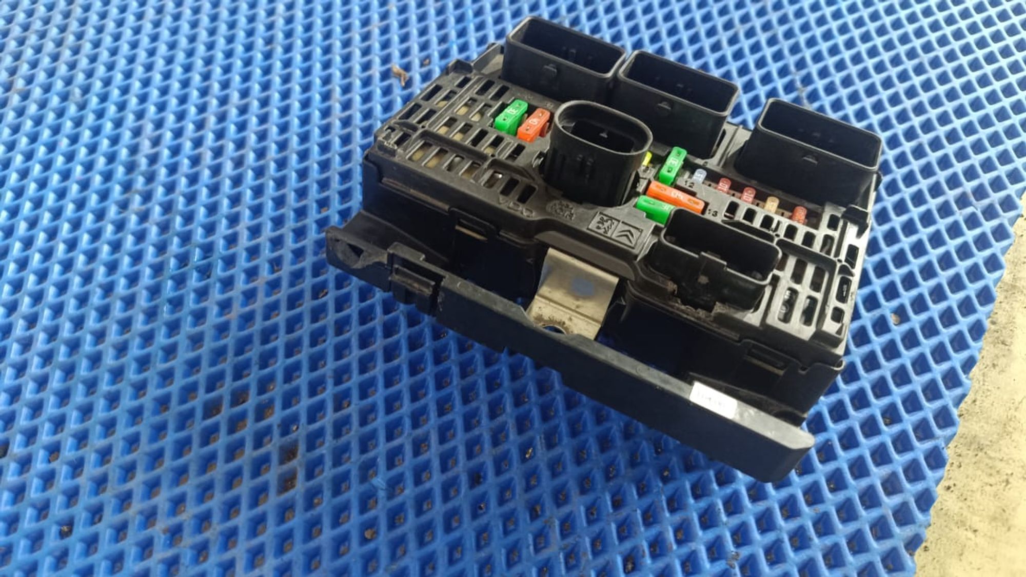 https://gcs.partsauto.market/rn-stockpro.appspot.com/thmbs/userImages/72ad5fba4727bffbc6ea9a8c61494201/part/d93f597e-98ad-4fc4-a388-99652a35e9fa_1745566723665.jpg