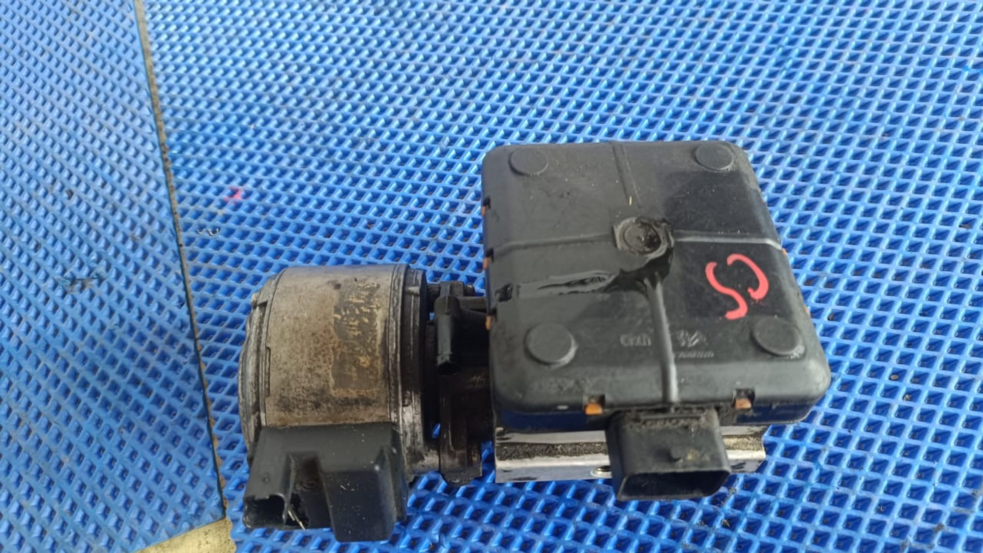 https://gcs.partsauto.market/rn-stockpro.appspot.com/thmbs/userImages/72ad5fba4727bffbc6ea9a8c61494201/part/daad4af7-6707-407e-9357-2988dd05ecfd_1745567569409.jpg