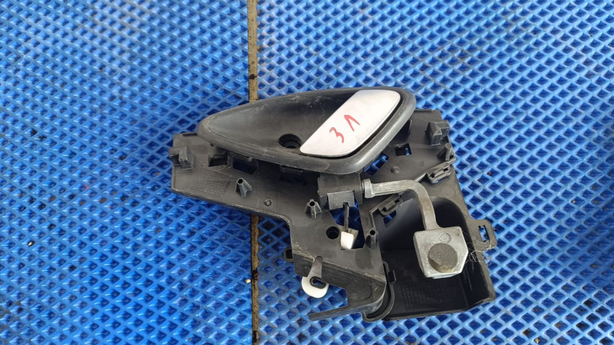 https://gcs.partsauto.market/rn-stockpro.appspot.com/thmbs/userImages/72ad5fba4727bffbc6ea9a8c61494201/part/db4cccc6-e200-45a5-be58-6065b2994d98_1747037757605.jpg