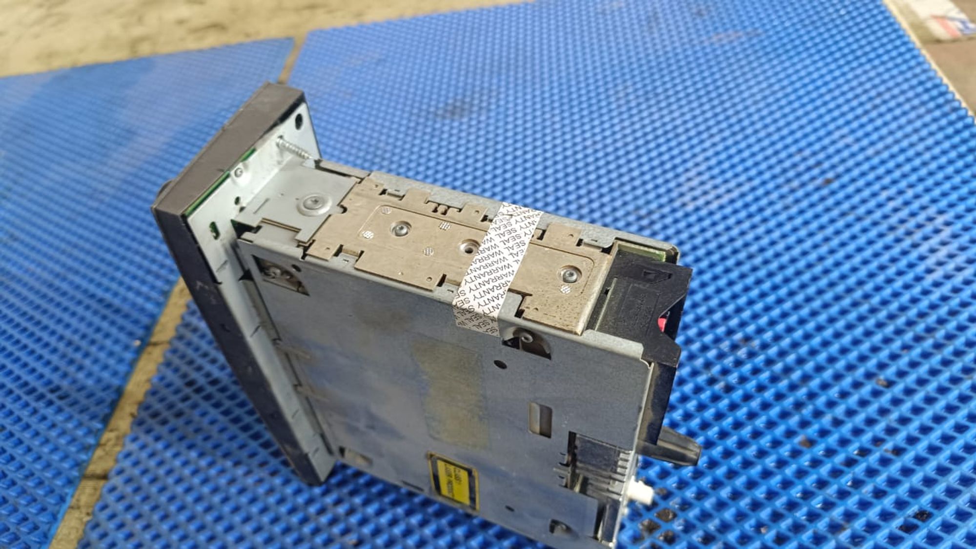 https://gcs.partsauto.market/rn-stockpro.appspot.com/thmbs/userImages/72ad5fba4727bffbc6ea9a8c61494201/part/dbb727de-13f6-441a-bf74-fc18b15eb23a_1747037469457.jpg