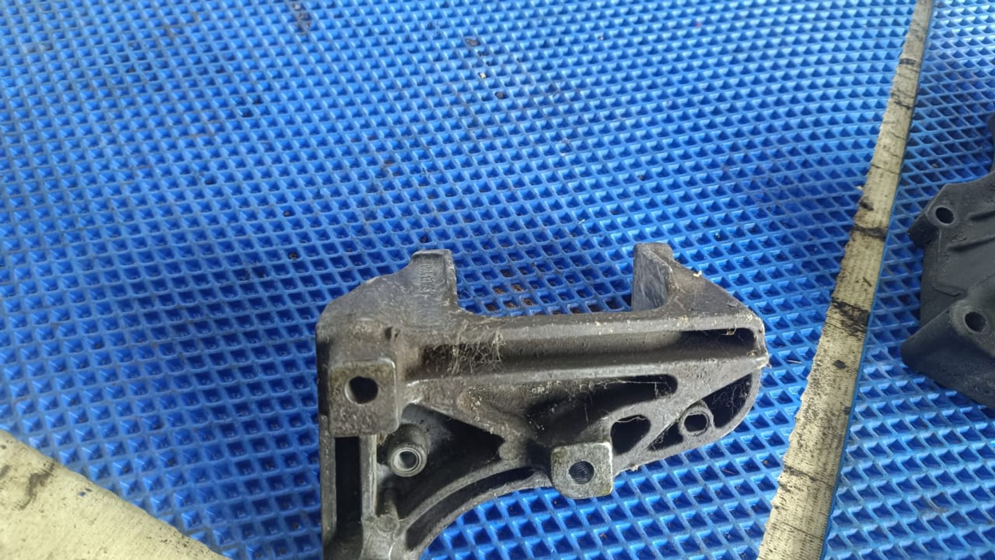 https://gcs.partsauto.market/rn-stockpro.appspot.com/thmbs/userImages/72ad5fba4727bffbc6ea9a8c61494201/part/e0b330d8-413d-4679-b749-4221e8df61bb_1747045612051.jpg