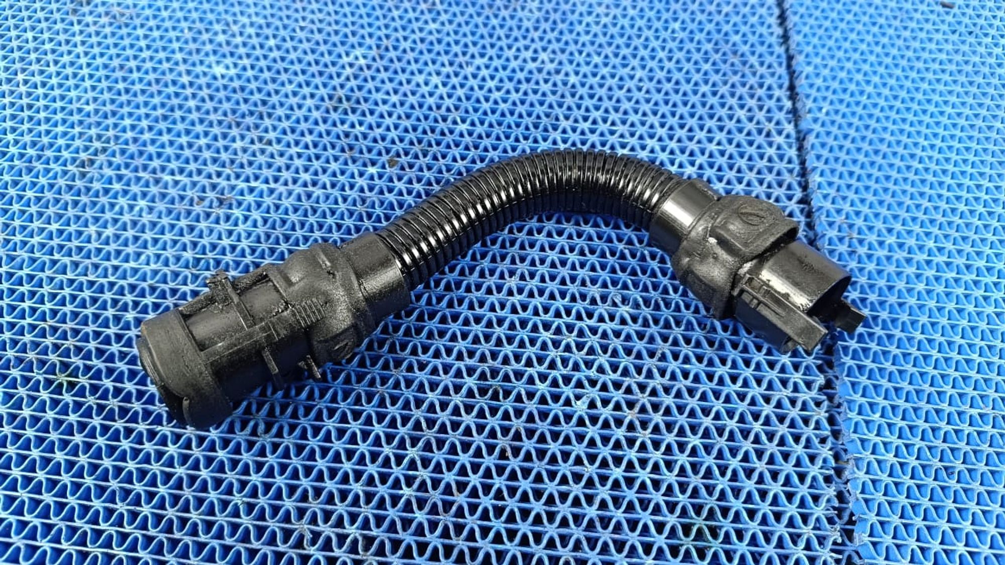 https://gcs.partsauto.market/rn-stockpro.appspot.com/thmbs/userImages/72ad5fba4727bffbc6ea9a8c61494201/part/e3f0201f-1096-46a6-8277-55e49062e174_1736851600910.jpg