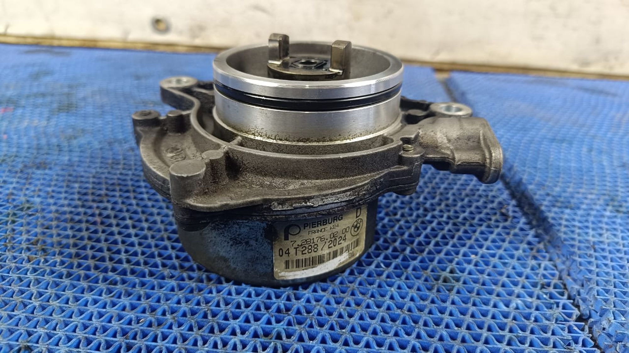 https://gcs.partsauto.market/rn-stockpro.appspot.com/thmbs/userImages/72ad5fba4727bffbc6ea9a8c61494201/part/e7af79cf-ad36-4411-b3d6-dba30d153077_1745243361642.jpg