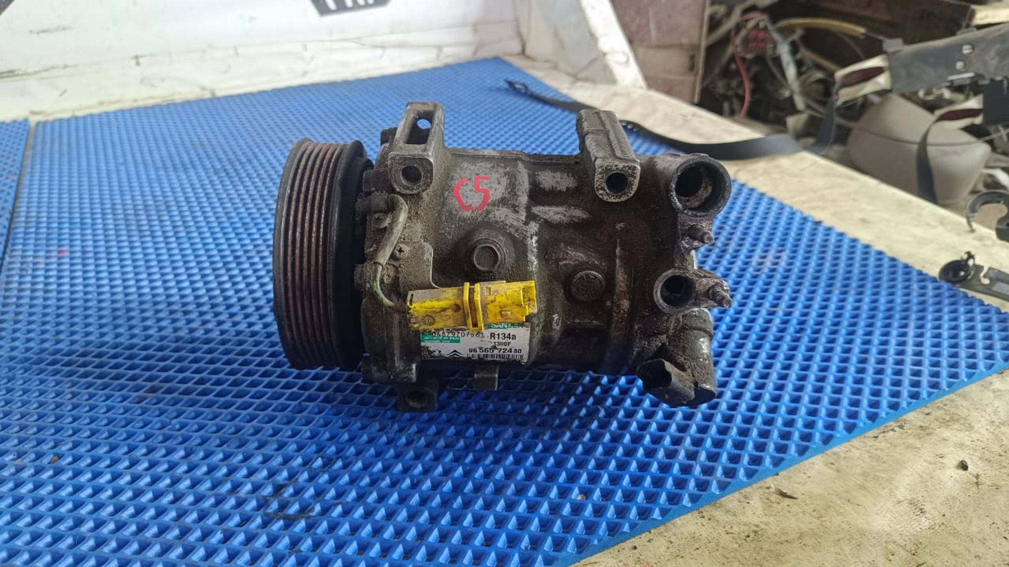 https://gcs.partsauto.market/rn-stockpro.appspot.com/thmbs/userImages/72ad5fba4727bffbc6ea9a8c61494201/part/ea023395-ad70-4683-8f36-5d96c1f56c0f_1745567476465.jpg