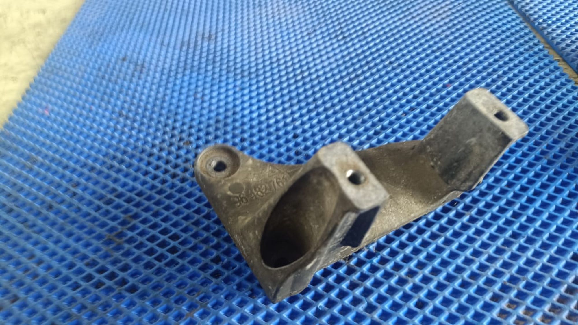 https://gcs.partsauto.market/rn-stockpro.appspot.com/thmbs/userImages/72ad5fba4727bffbc6ea9a8c61494201/part/f0272e35-444c-4751-9f97-6ae375dea252_1747045614756.jpg