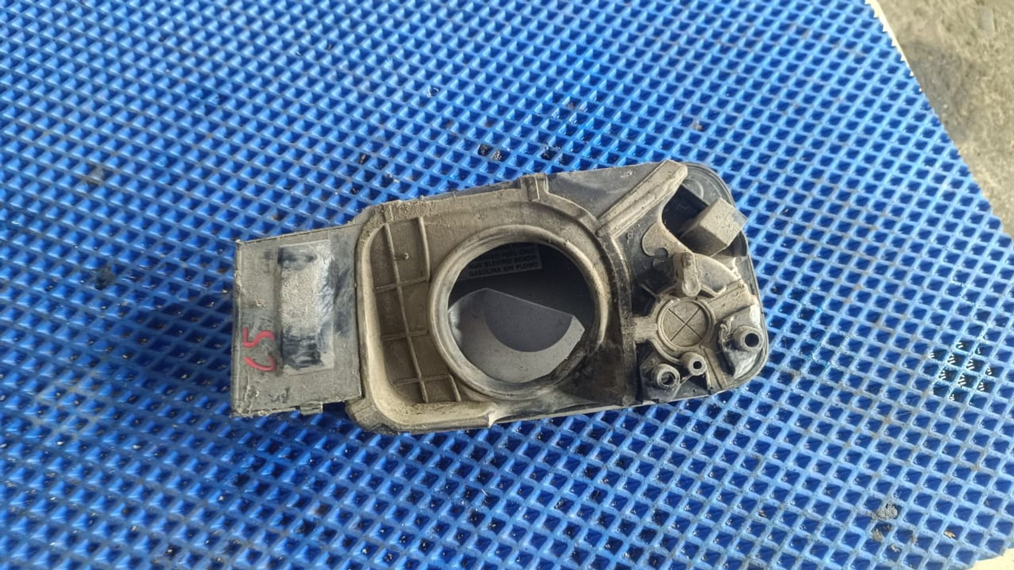 https://gcs.partsauto.market/rn-stockpro.appspot.com/thmbs/userImages/72ad5fba4727bffbc6ea9a8c61494201/part/f219b19f-6435-43eb-b2c9-d0704acf52e0_1747046202138.jpg
