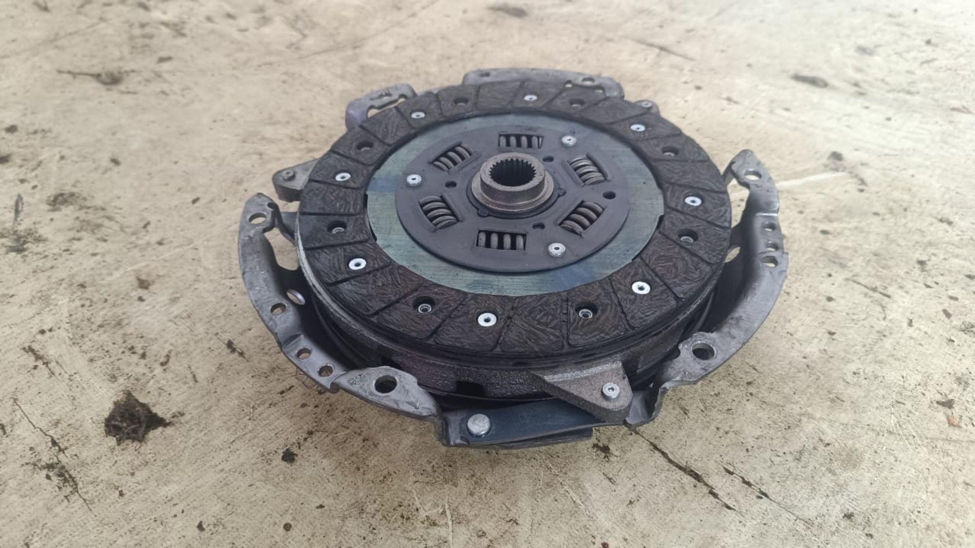 https://gcs.partsauto.market/rn-stockpro.appspot.com/thmbs/userImages/72ad5fba4727bffbc6ea9a8c61494201/part/f43c1d27-49fd-4e36-a61b-1680d6af4e91_1742540616470.jpg