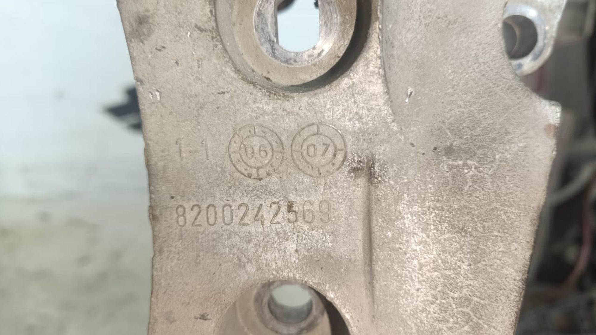https://gcs.partsauto.market/rn-stockpro.appspot.com/thmbs/userImages/72ad5fba4727bffbc6ea9a8c61494201/part/f68d69f5-651b-4ce0-8f09-312855b39536_1742927102800.jpg