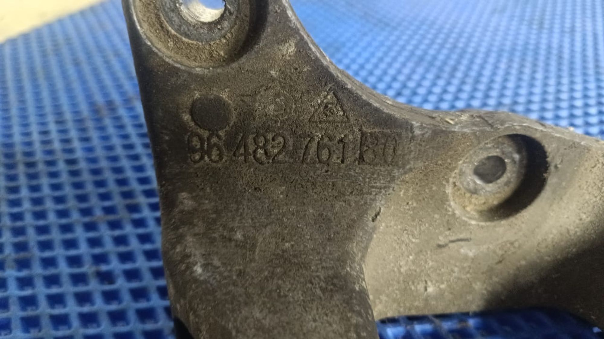 https://gcs.partsauto.market/rn-stockpro.appspot.com/thmbs/userImages/72ad5fba4727bffbc6ea9a8c61494201/part/f850b8b9-cafd-4103-998d-5604bba1c200_1747045618179.jpg