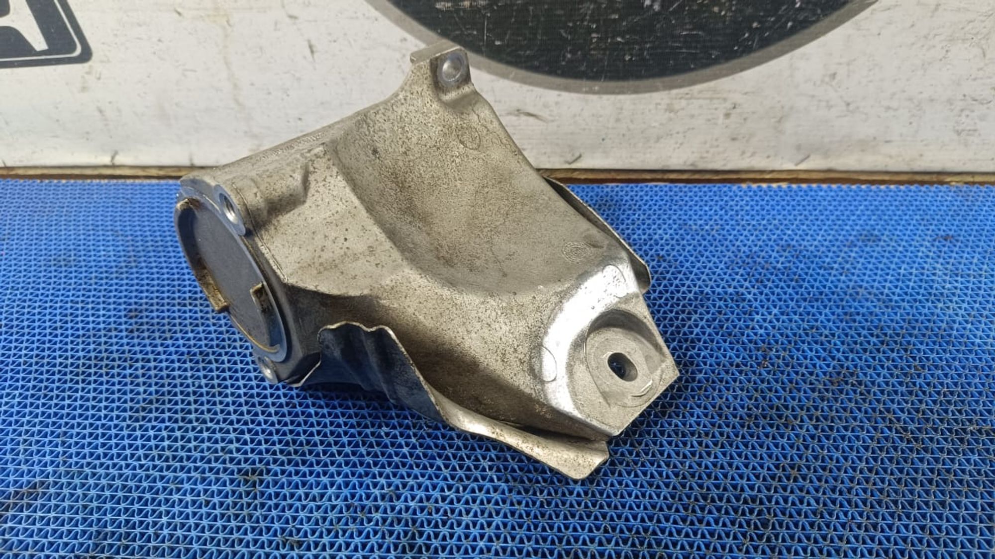 https://gcs.partsauto.market/rn-stockpro.appspot.com/thmbs/userImages/72ad5fba4727bffbc6ea9a8c61494201/part/ff780a4f-48c9-405b-9dcf-613f0ca07ac0_1733756436163.jpg