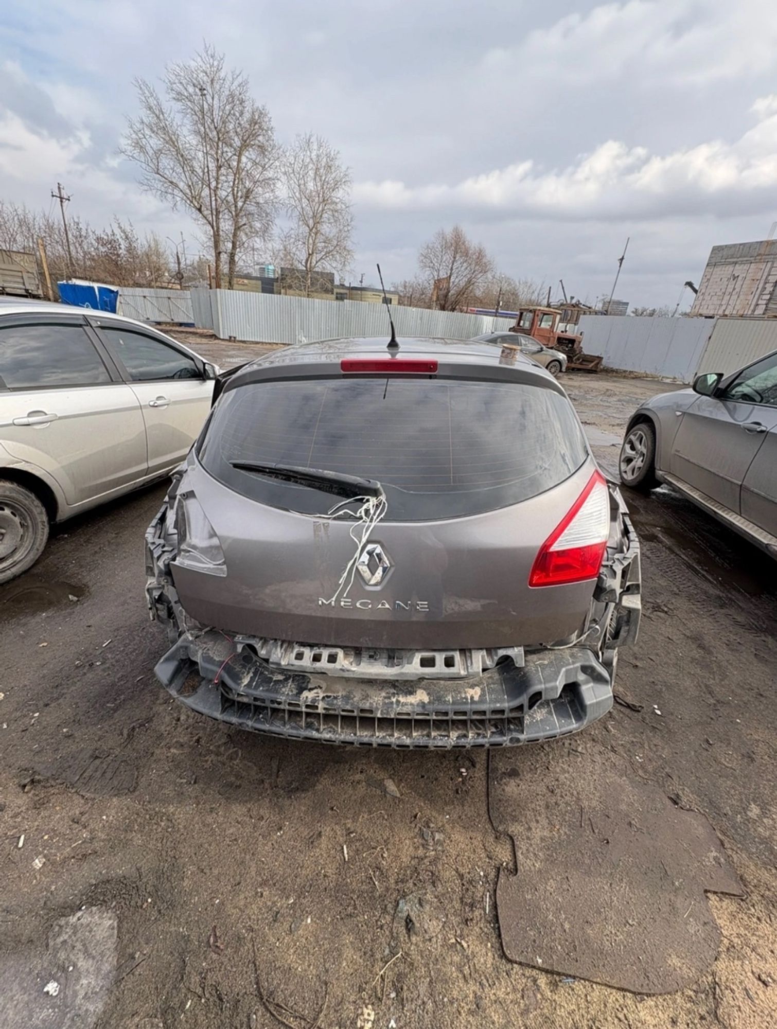https://gcs.partsauto.market/rn-stockpro.appspot.com/thmbs/userImages/7493bedda53ffbba18042670cc6fed05/car/cb246aaf-db70-423e-a2c7-de98e9748654_1748654173487.jpg