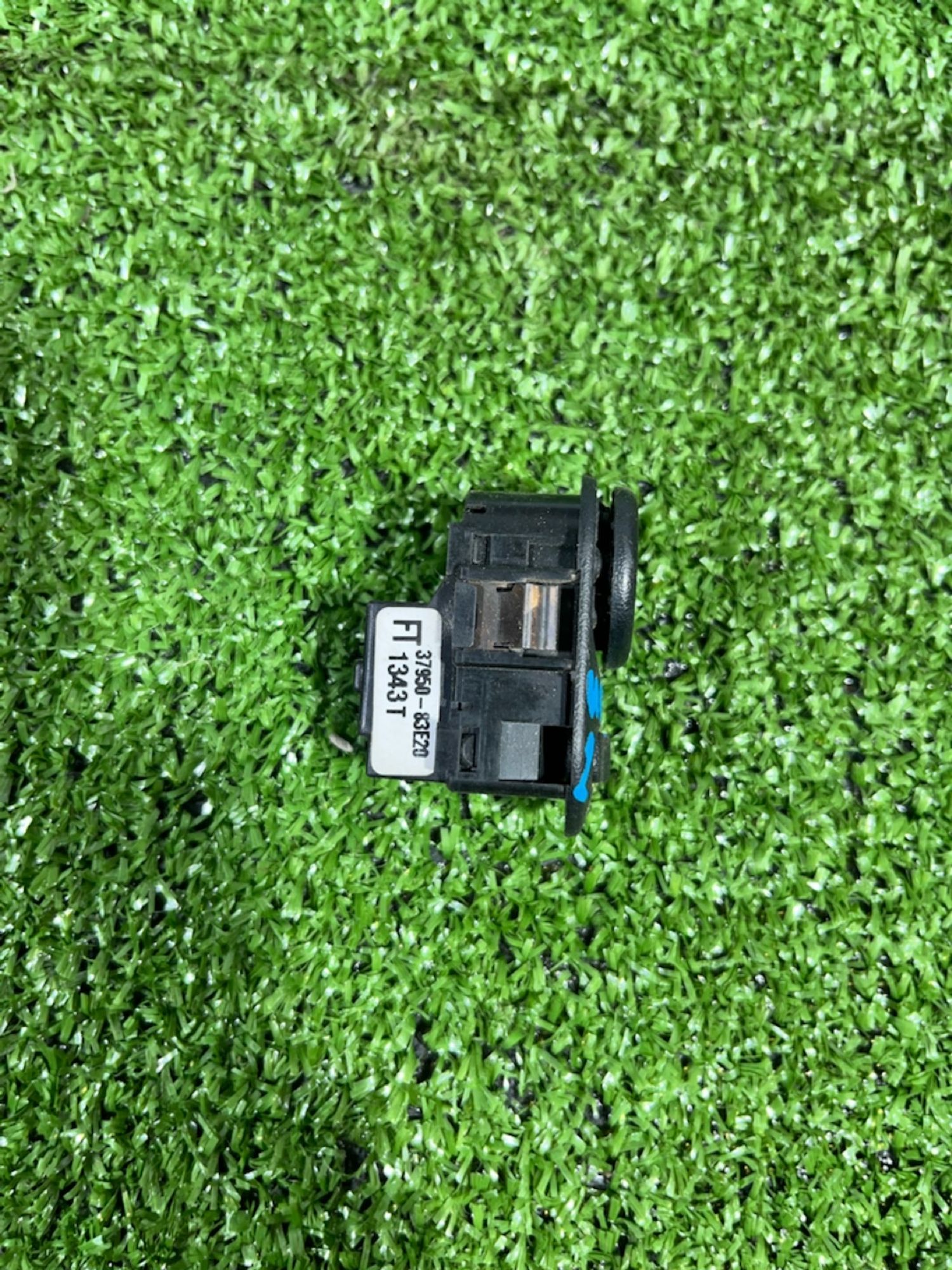 https://gcs.partsauto.market/rn-stockpro.appspot.com/thmbs/userImages/7493bedda53ffbba18042670cc6fed05/part/04bd06e3-6fe2-44a6-88b8-d00254a691fb_1732309498719.jpg