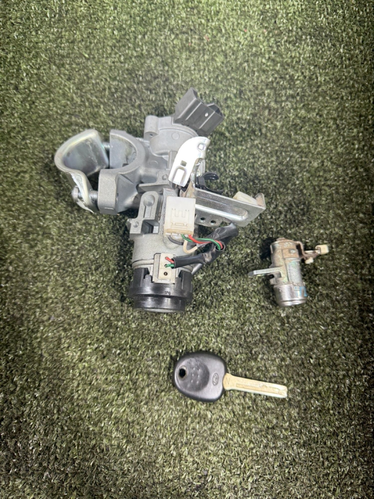 https://gcs.partsauto.market/rn-stockpro.appspot.com/thmbs/userImages/7493bedda53ffbba18042670cc6fed05/part/05d50d13-85b7-48aa-9903-f2b0fe076bc3_1739548888029.jpg
