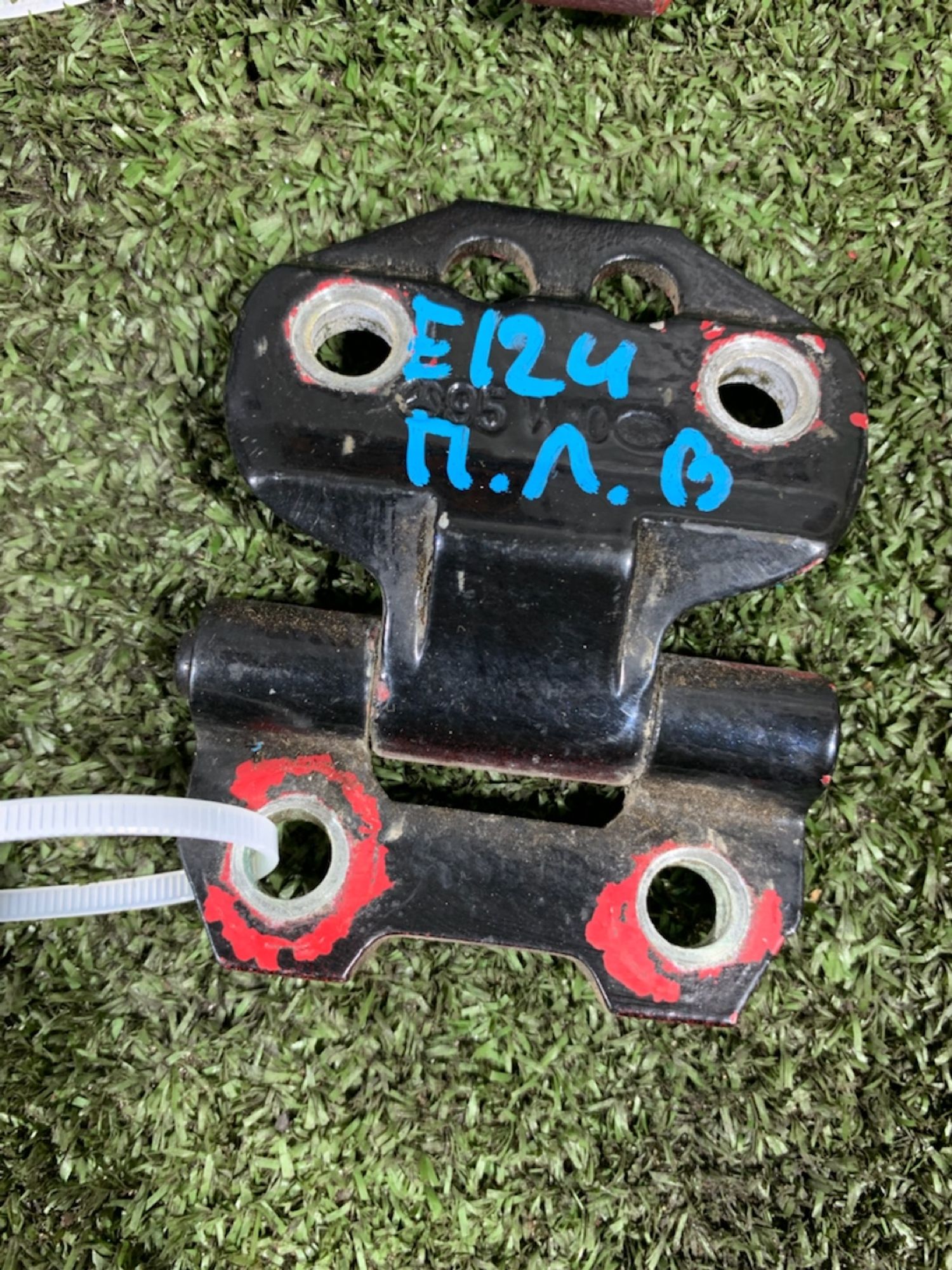 https://gcs.partsauto.market/rn-stockpro.appspot.com/thmbs/userImages/7493bedda53ffbba18042670cc6fed05/part/0a1dfde3-fd26-45df-933b-d29876687bef_1735200411041.jpg