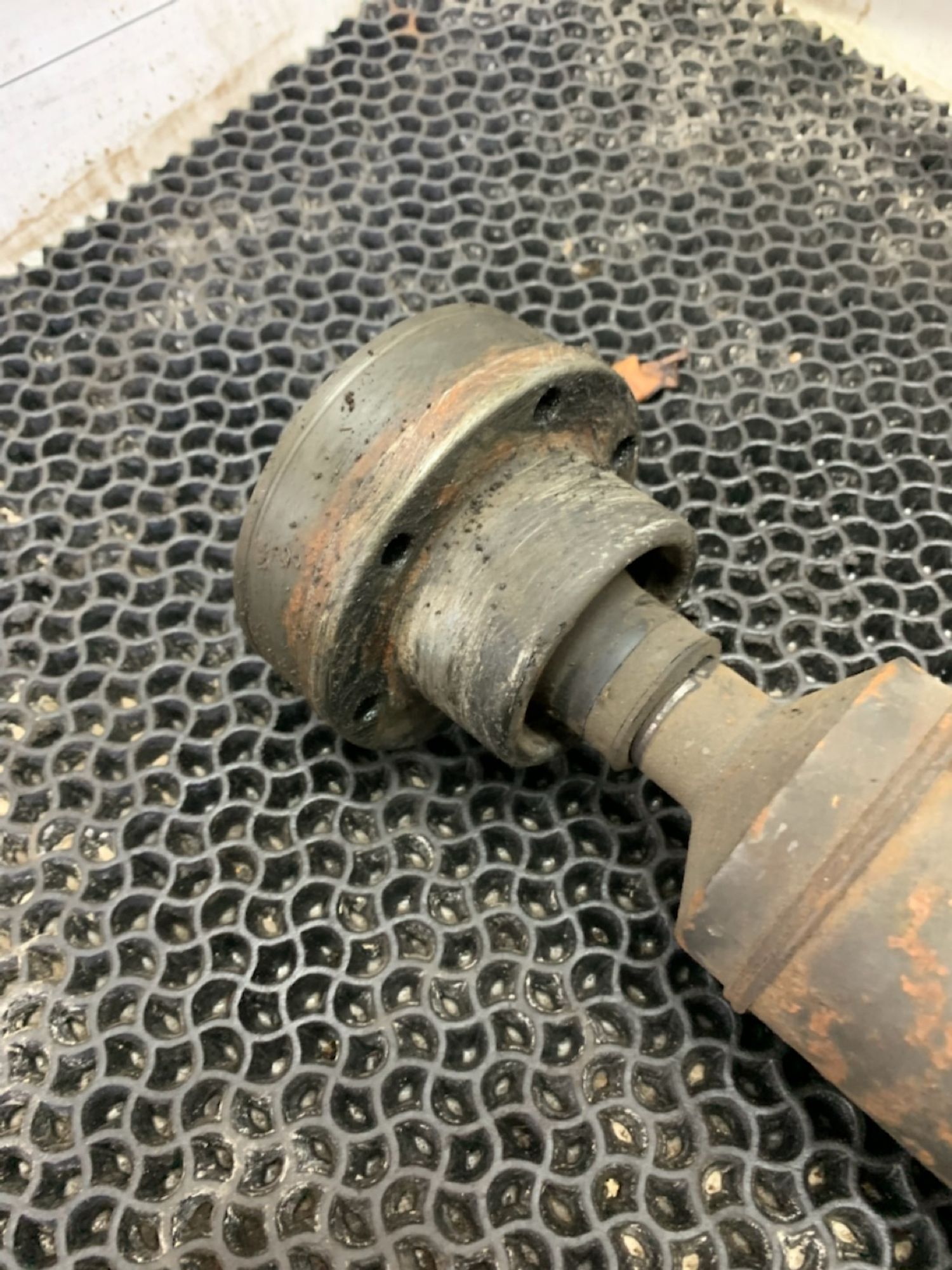 https://gcs.partsauto.market/rn-stockpro.appspot.com/thmbs/userImages/7493bedda53ffbba18042670cc6fed05/part/31b203c2-7123-4f6e-a987-d62f4bef3628_1744726775702.jpg