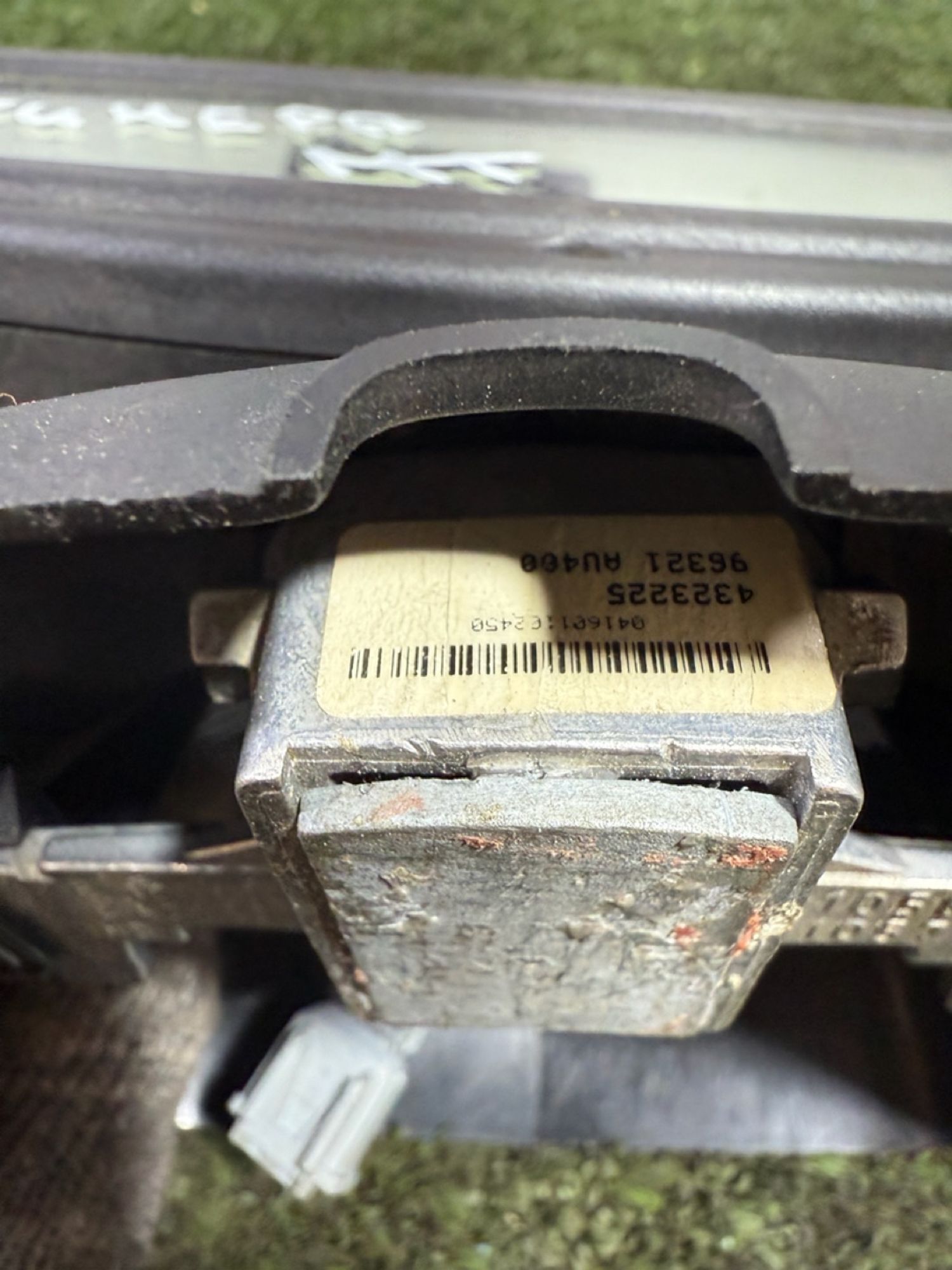 https://gcs.partsauto.market/rn-stockpro.appspot.com/thmbs/userImages/7493bedda53ffbba18042670cc6fed05/part/3b0a4571-9485-4cbb-b134-b051039abb4c_1749122319771.jpg