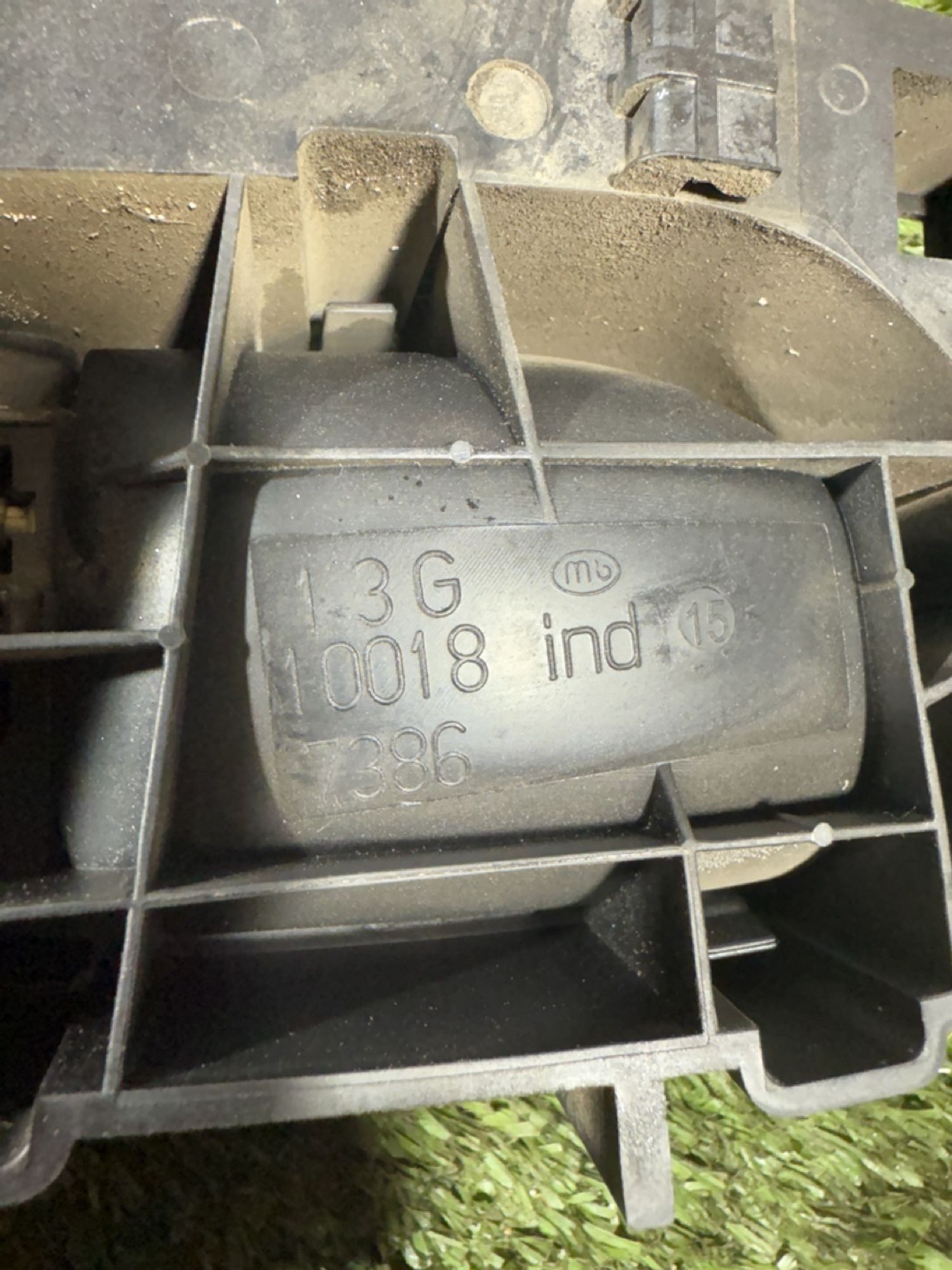 https://gcs.partsauto.market/rn-stockpro.appspot.com/thmbs/userImages/7493bedda53ffbba18042670cc6fed05/part/3fcce929-ba8d-4df1-b394-49cd39df7abd_1741868674834.jpg