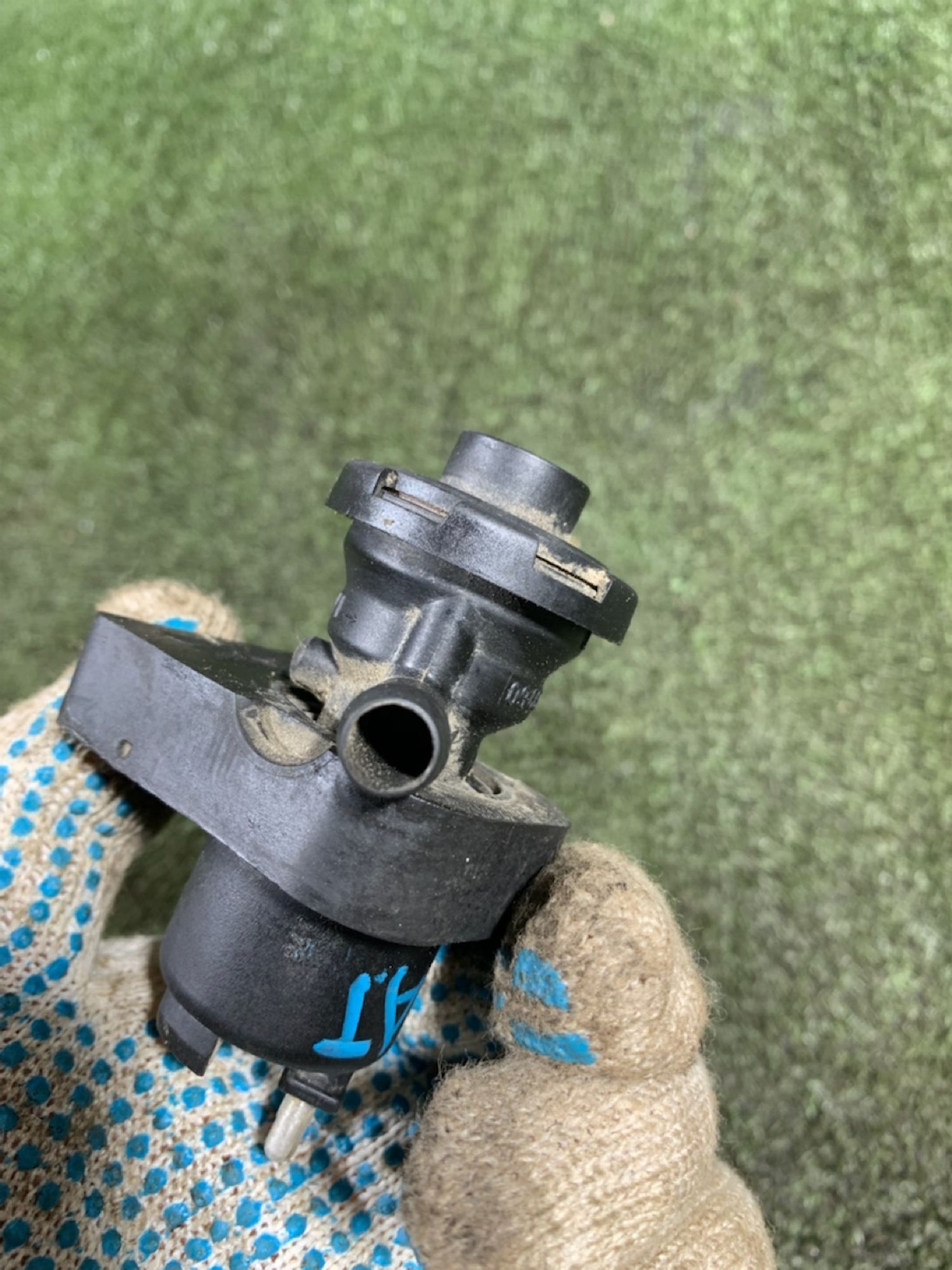https://gcs.partsauto.market/rn-stockpro.appspot.com/thmbs/userImages/7493bedda53ffbba18042670cc6fed05/part/528e6af7-1410-4fbc-989c-4d7901d0bd59_1736514451750.jpg