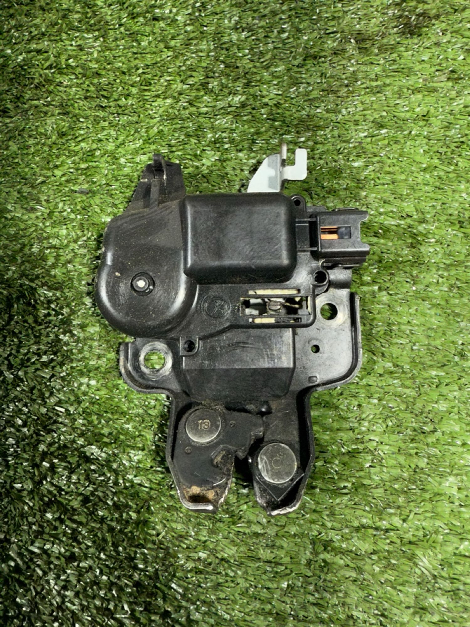 https://gcs.partsauto.market/rn-stockpro.appspot.com/thmbs/userImages/7493bedda53ffbba18042670cc6fed05/part/5b482280-3f21-4af6-a388-01ec2eeef365_1740488239968.jpg
