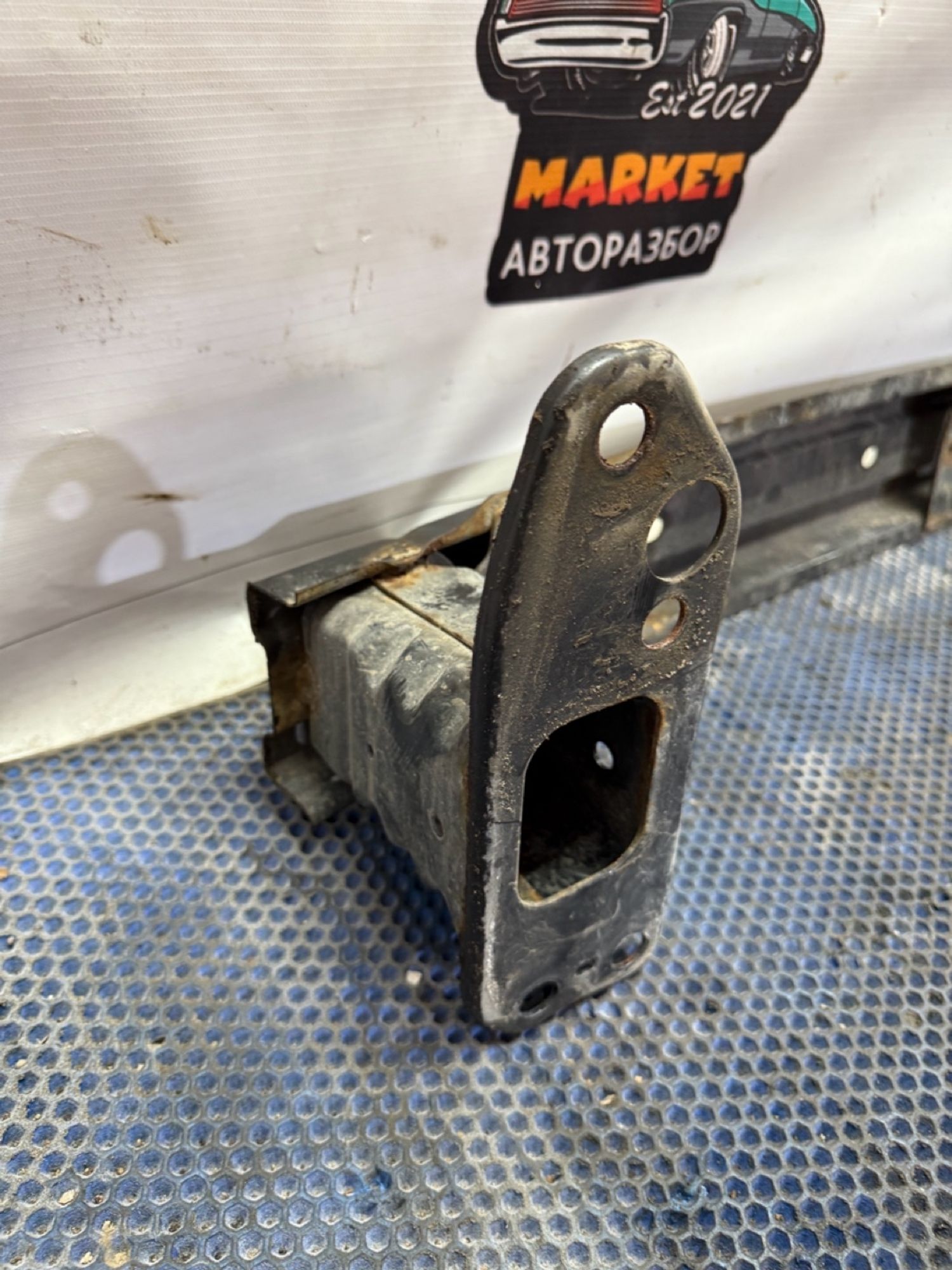 https://gcs.partsauto.market/rn-stockpro.appspot.com/thmbs/userImages/7493bedda53ffbba18042670cc6fed05/part/650bdad1-54ca-46f7-952a-e5e79de47ddc_1739883418078.jpg