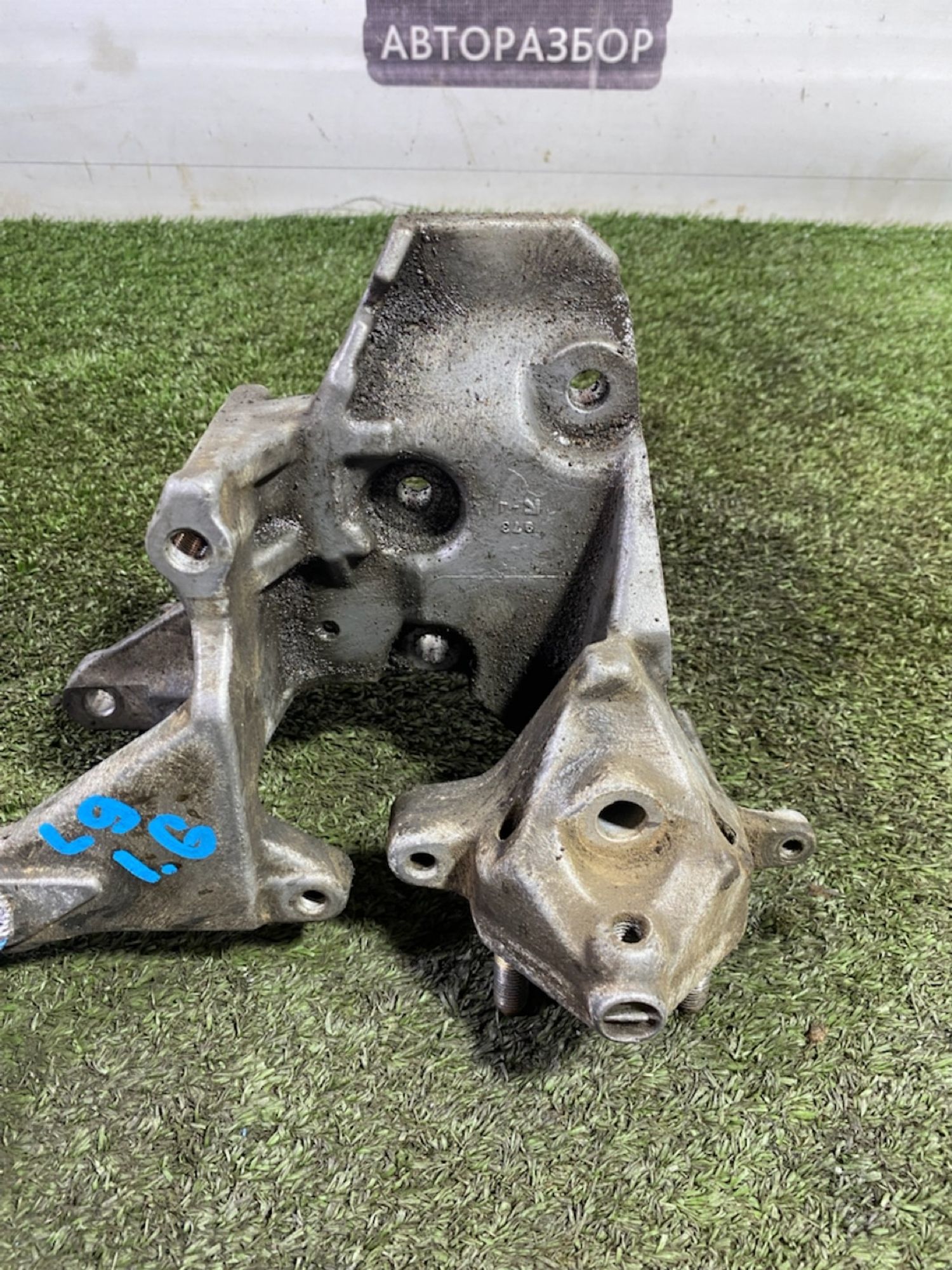 https://gcs.partsauto.market/rn-stockpro.appspot.com/thmbs/userImages/7493bedda53ffbba18042670cc6fed05/part/6c0fcb89-381c-49d1-893d-ec2fa8b61684_1750404630862.jpg