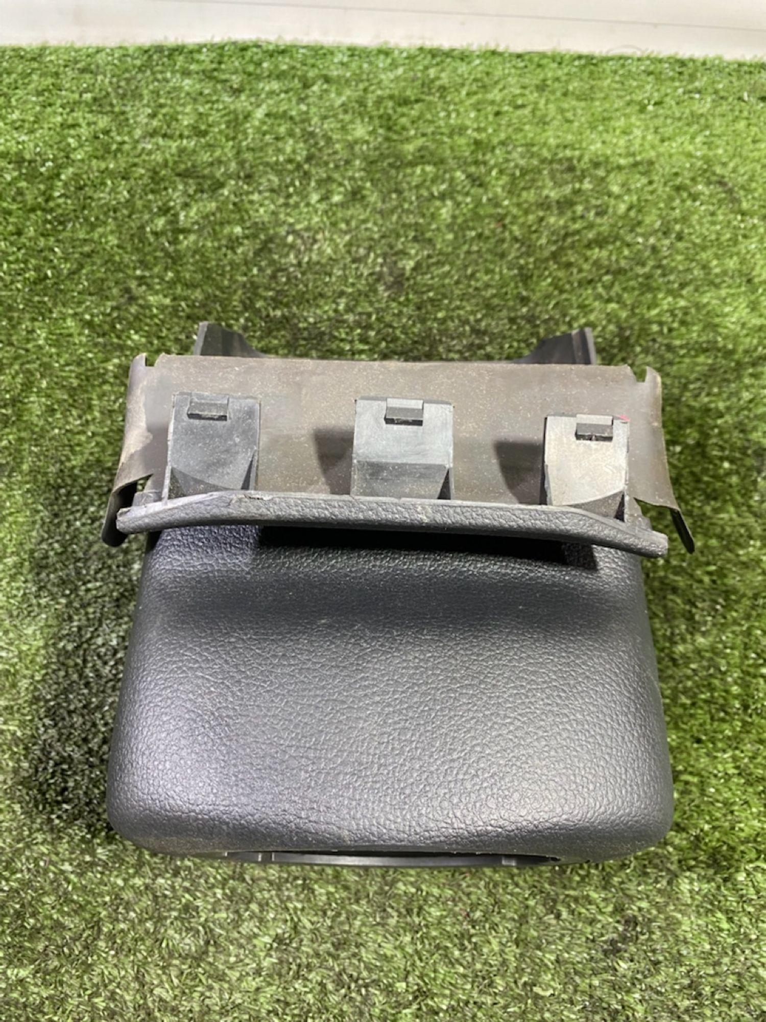https://gcs.partsauto.market/rn-stockpro.appspot.com/thmbs/userImages/7493bedda53ffbba18042670cc6fed05/part/6cd8b0e8-b01a-45ab-a277-fdb905542b56_1744807133076.jpg