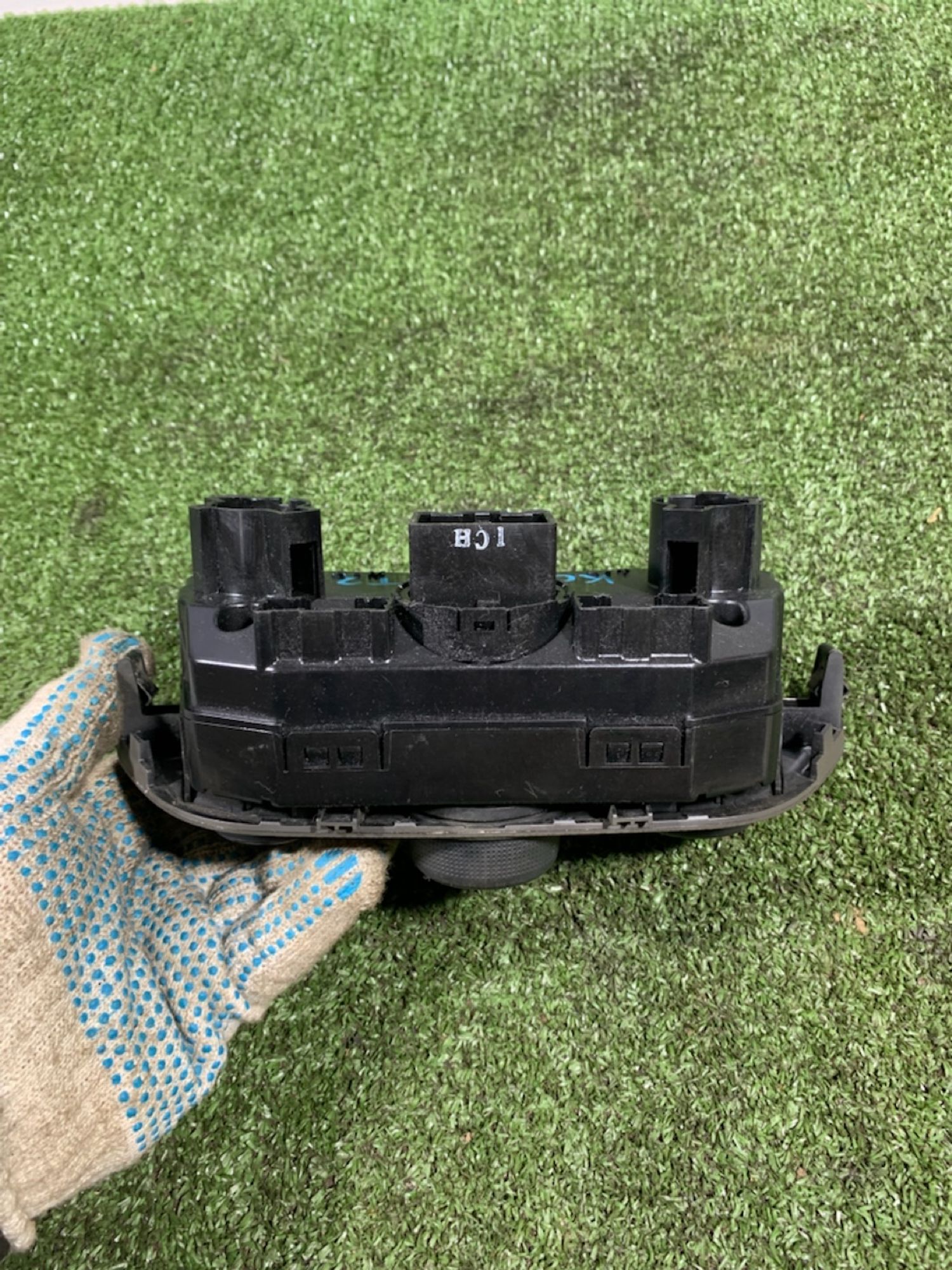 https://gcs.partsauto.market/rn-stockpro.appspot.com/thmbs/userImages/7493bedda53ffbba18042670cc6fed05/part/6d3d34f4-98bc-4dc2-aa28-dc4f162bc148_1733481826945.jpg
