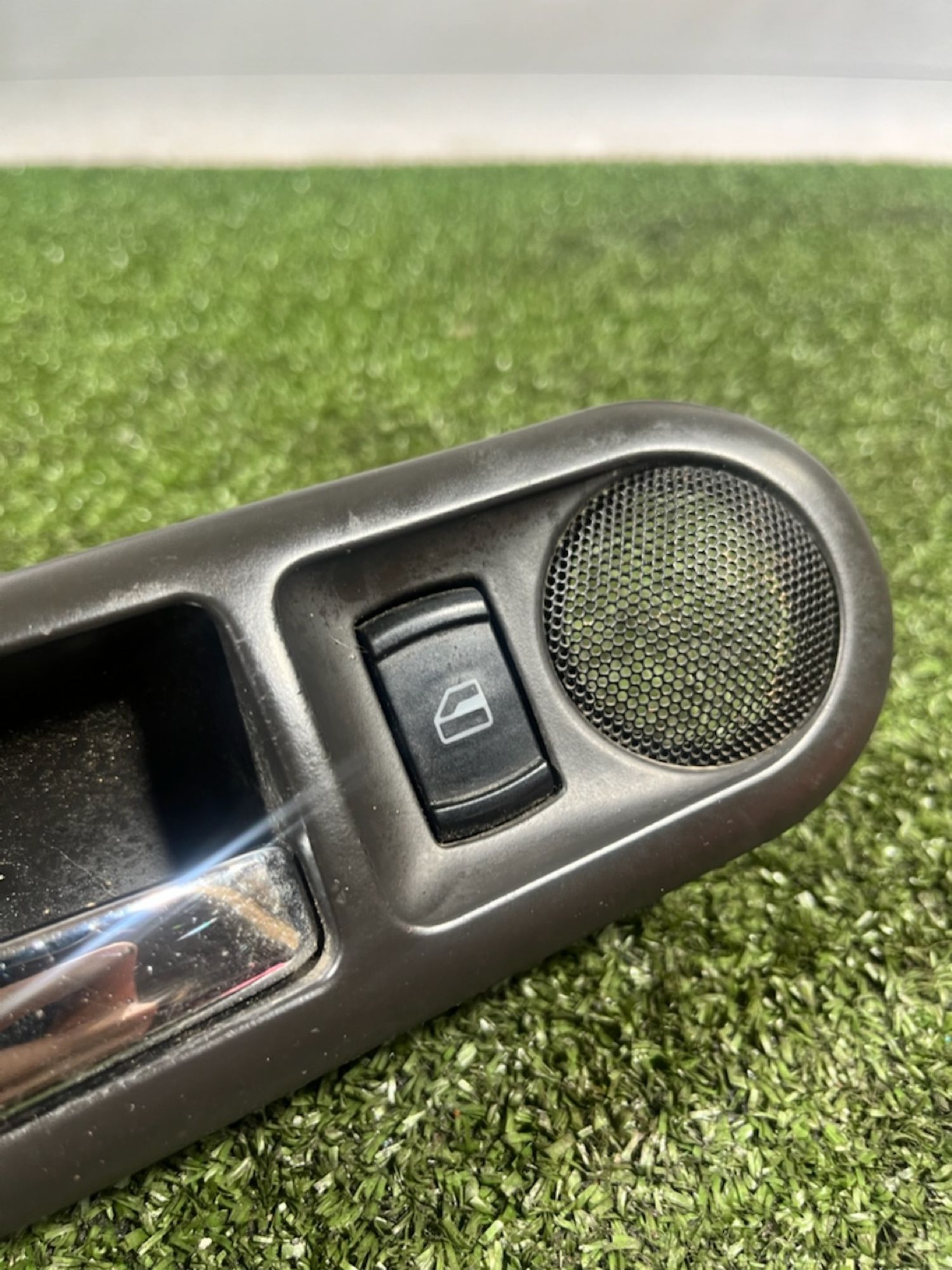 https://gcs.partsauto.market/rn-stockpro.appspot.com/thmbs/userImages/7493bedda53ffbba18042670cc6fed05/part/75e9d916-ecd9-4f1c-93e4-c6943a938b87_1733908981232.jpg