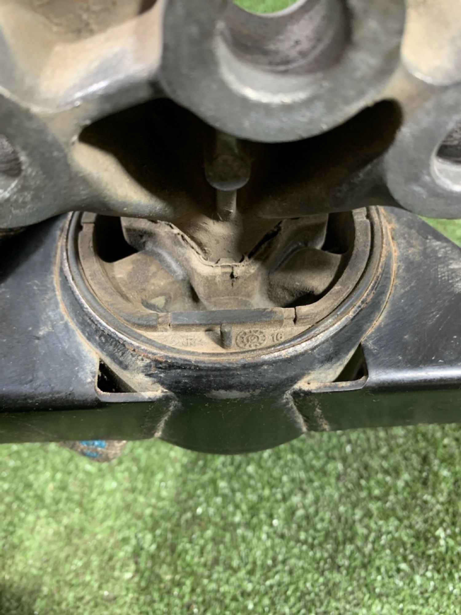 https://gcs.partsauto.market/rn-stockpro.appspot.com/thmbs/userImages/7493bedda53ffbba18042670cc6fed05/part/7a5682da-ead9-4596-b4aa-d1d257497386_1733812365003.jpg
