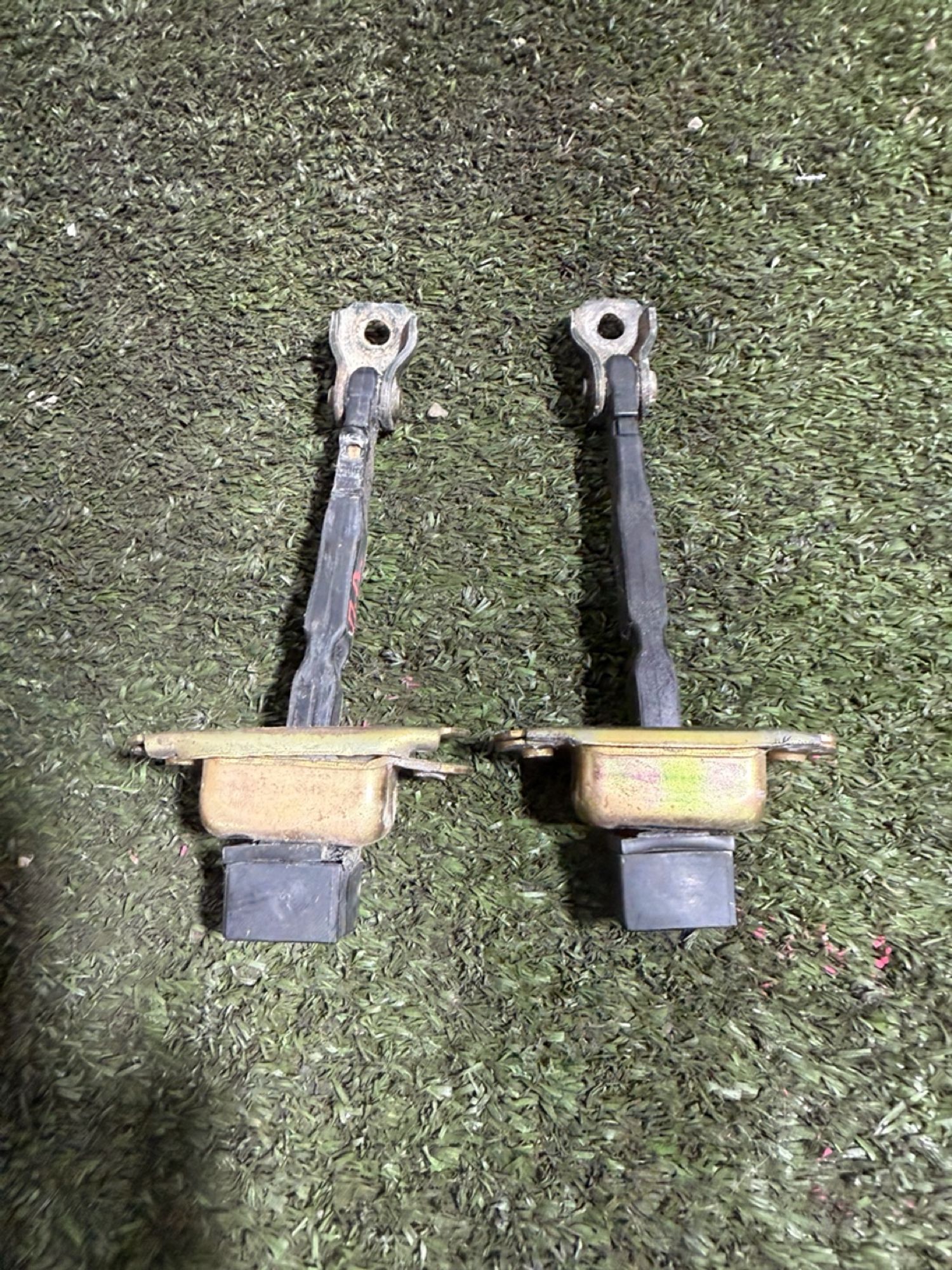 https://gcs.partsauto.market/rn-stockpro.appspot.com/thmbs/userImages/7493bedda53ffbba18042670cc6fed05/part/7ede4eca-67a8-4552-9c4d-682275d3db0f_1746708883835.jpg