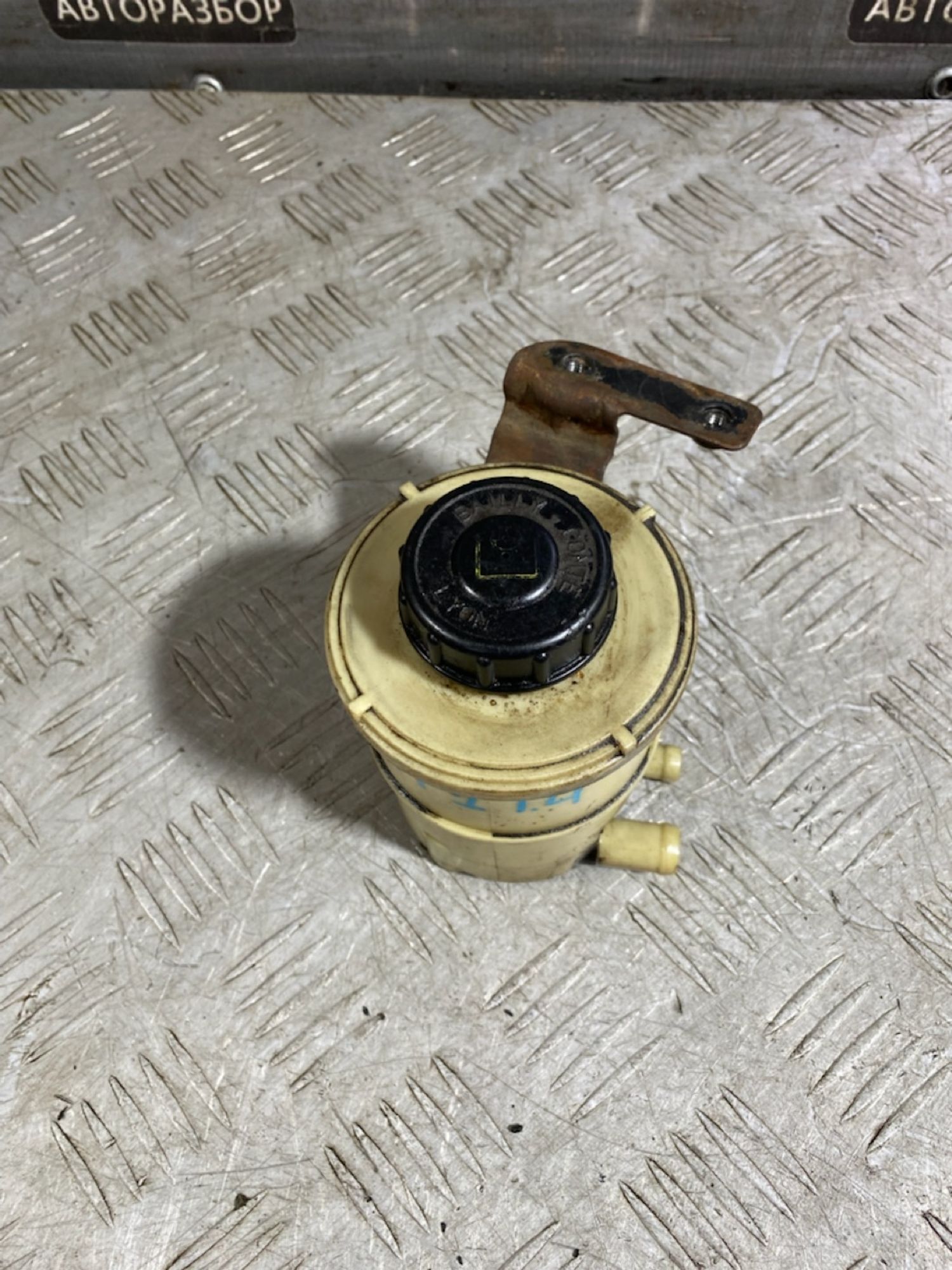 https://gcs.partsauto.market/rn-stockpro.appspot.com/thmbs/userImages/7493bedda53ffbba18042670cc6fed05/part/84217be5-1963-4ba8-91de-1e0329b43c66_1729257915347.jpg