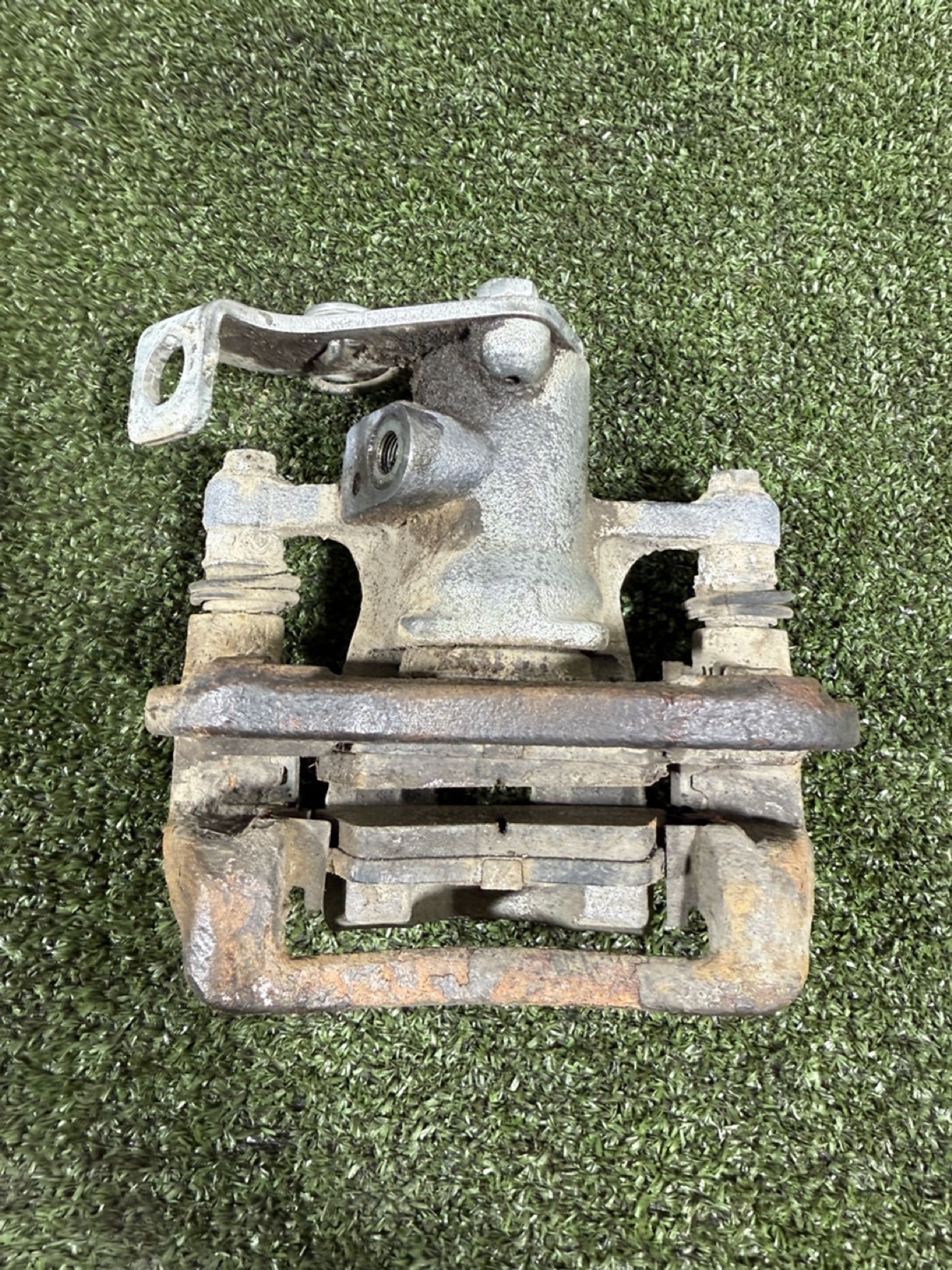 https://gcs.partsauto.market/rn-stockpro.appspot.com/thmbs/userImages/7493bedda53ffbba18042670cc6fed05/part/84713007-ed1a-48fb-8f27-8621b6a5461e_1739781583804.jpg