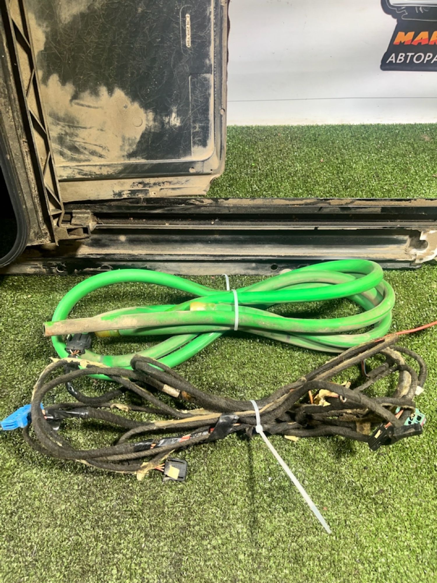 https://gcs.partsauto.market/rn-stockpro.appspot.com/thmbs/userImages/7493bedda53ffbba18042670cc6fed05/part/84d54695-8117-431c-93ff-f94193819dc5_1734094347740.jpg