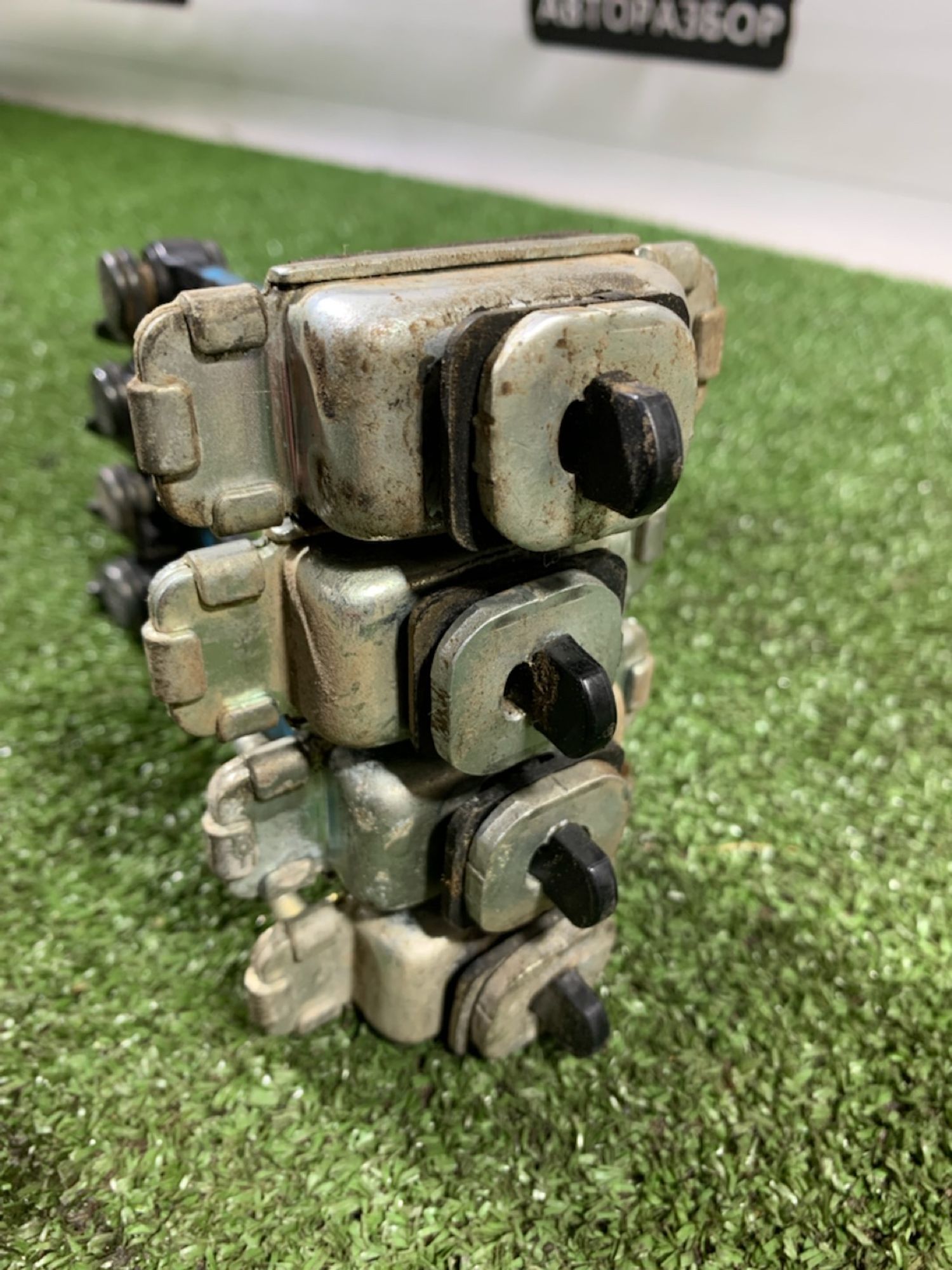 https://gcs.partsauto.market/rn-stockpro.appspot.com/thmbs/userImages/7493bedda53ffbba18042670cc6fed05/part/865a6c40-f7e0-4522-8826-ff7c08c5d806_1733473888231.jpg