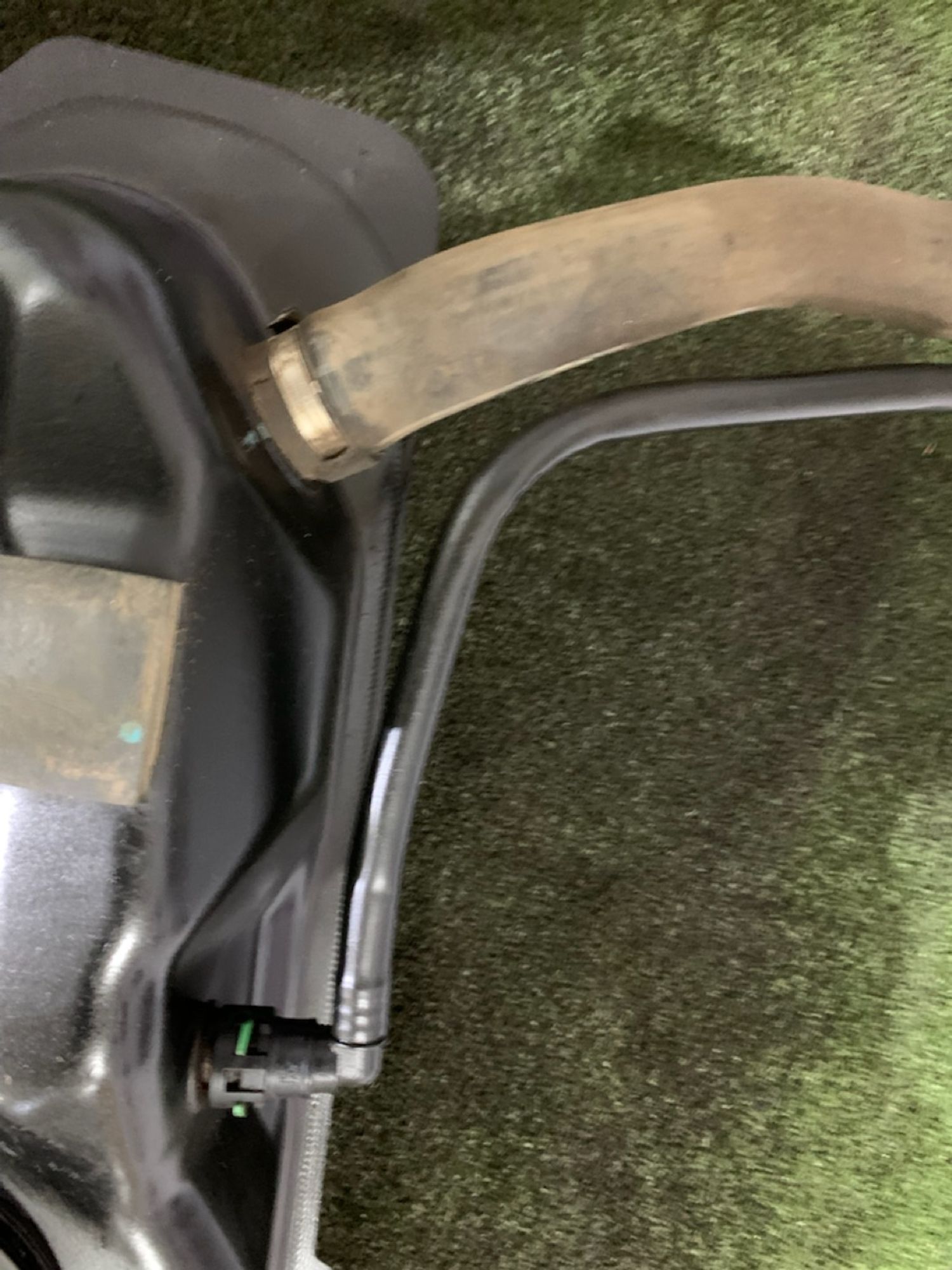 https://gcs.partsauto.market/rn-stockpro.appspot.com/thmbs/userImages/7493bedda53ffbba18042670cc6fed05/part/8a0be366-57db-459f-ba23-f8c6d1433cd0_1733823691330.jpg
