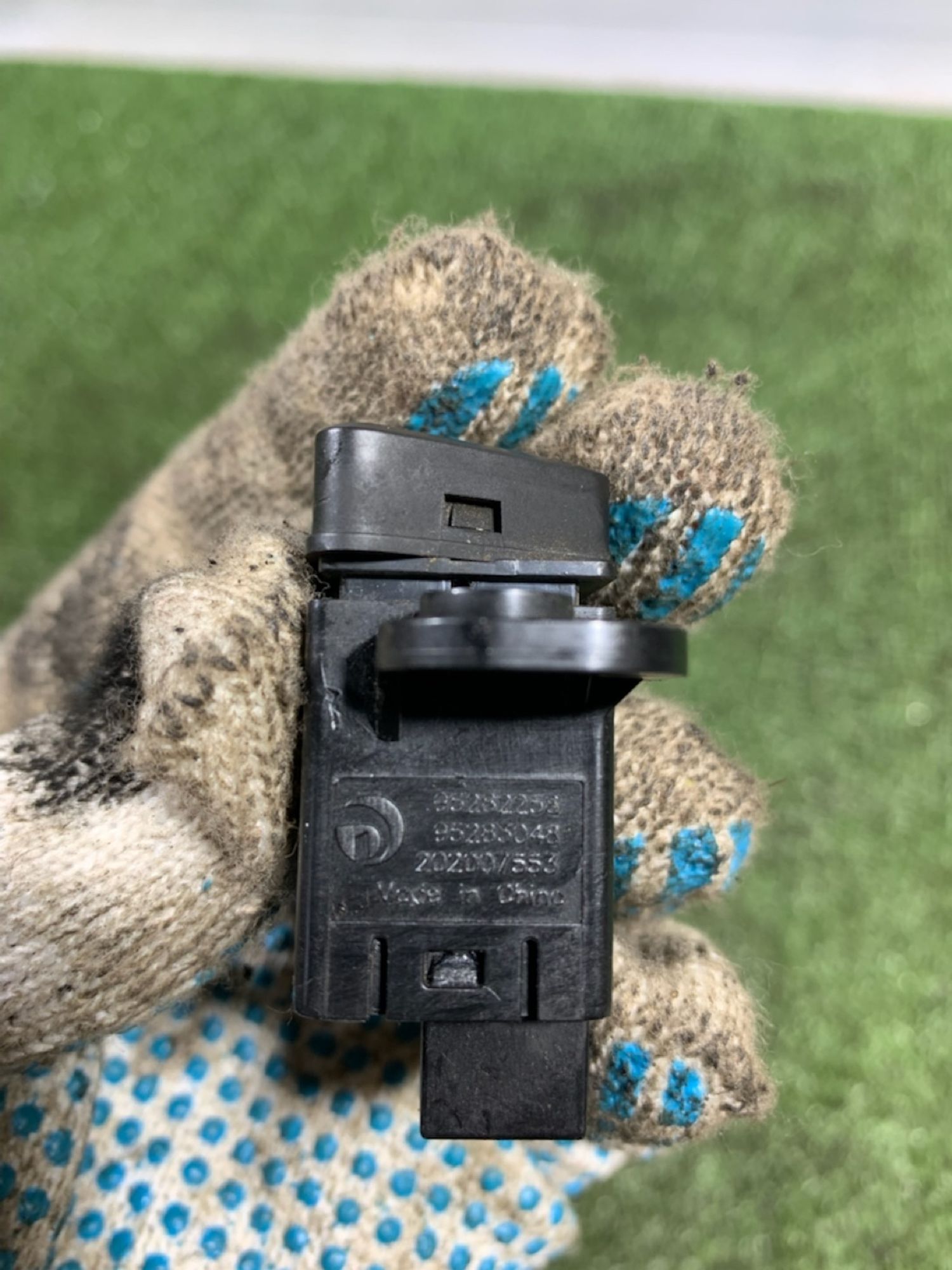 https://gcs.partsauto.market/rn-stockpro.appspot.com/thmbs/userImages/7493bedda53ffbba18042670cc6fed05/part/8b6ea2ab-16f8-43d3-b62c-a34e52a3993c_1733819200783.jpg