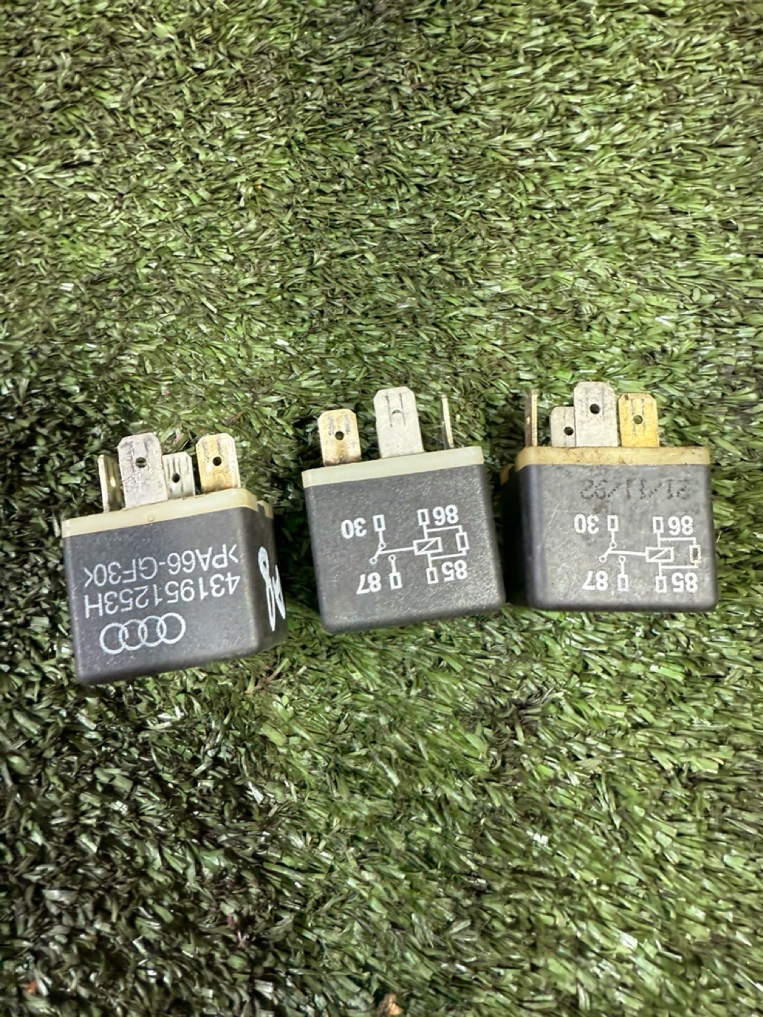 https://gcs.partsauto.market/rn-stockpro.appspot.com/thmbs/userImages/7493bedda53ffbba18042670cc6fed05/part/8d0e11d2-d71f-47fd-a211-5925d2832383_1744283417703.jpg