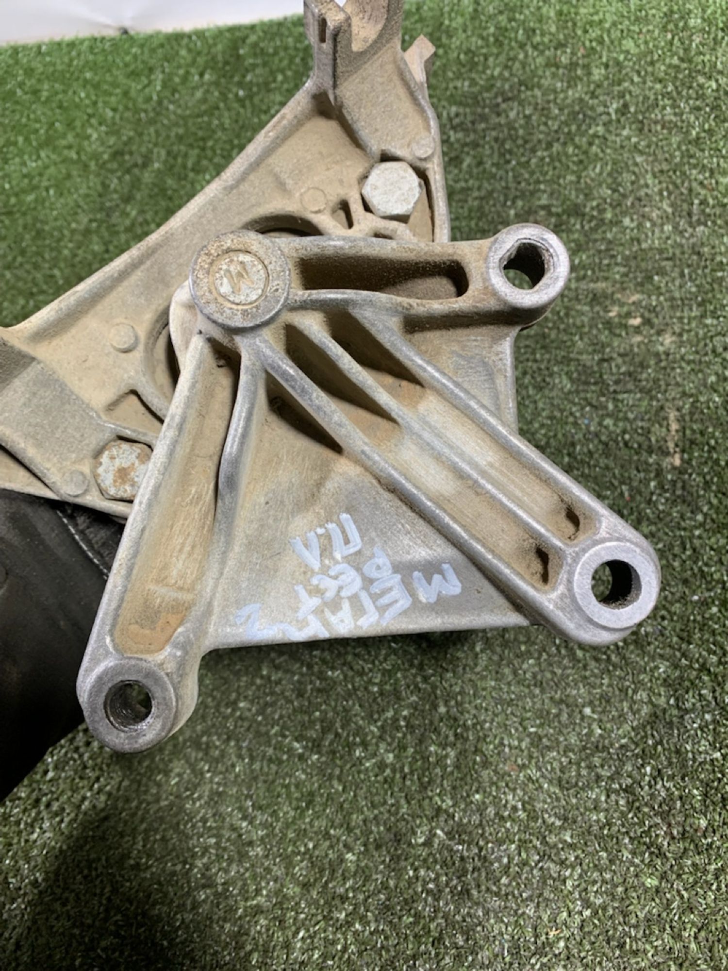 https://gcs.partsauto.market/rn-stockpro.appspot.com/thmbs/userImages/7493bedda53ffbba18042670cc6fed05/part/8f1e82a7-08b6-4548-b9b3-3ec52b6e798c_1739346420715.jpg
