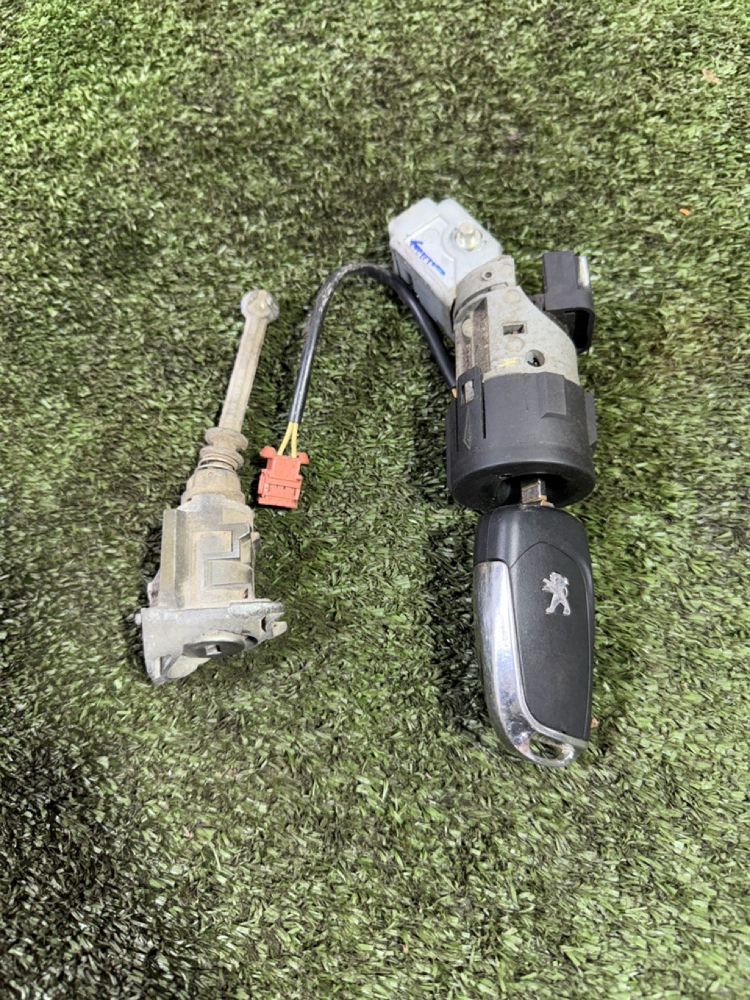 https://gcs.partsauto.market/rn-stockpro.appspot.com/thmbs/userImages/7493bedda53ffbba18042670cc6fed05/part/917d11a3-be33-4cb3-8d1d-1d4549b57556_1743661379169.jpg