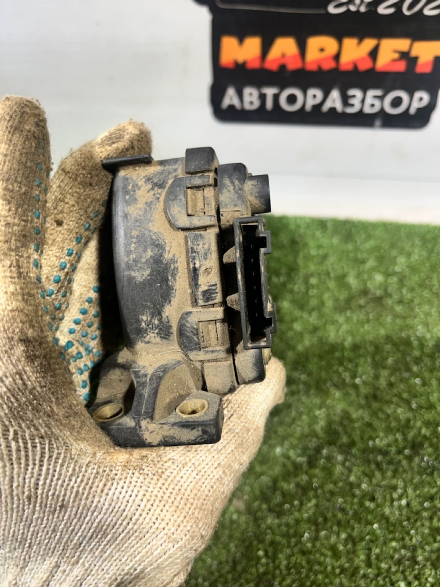 https://gcs.partsauto.market/rn-stockpro.appspot.com/thmbs/userImages/7493bedda53ffbba18042670cc6fed05/part/9bc92319-77b0-4bc1-8475-719afae9a06b_1734001252307.jpg