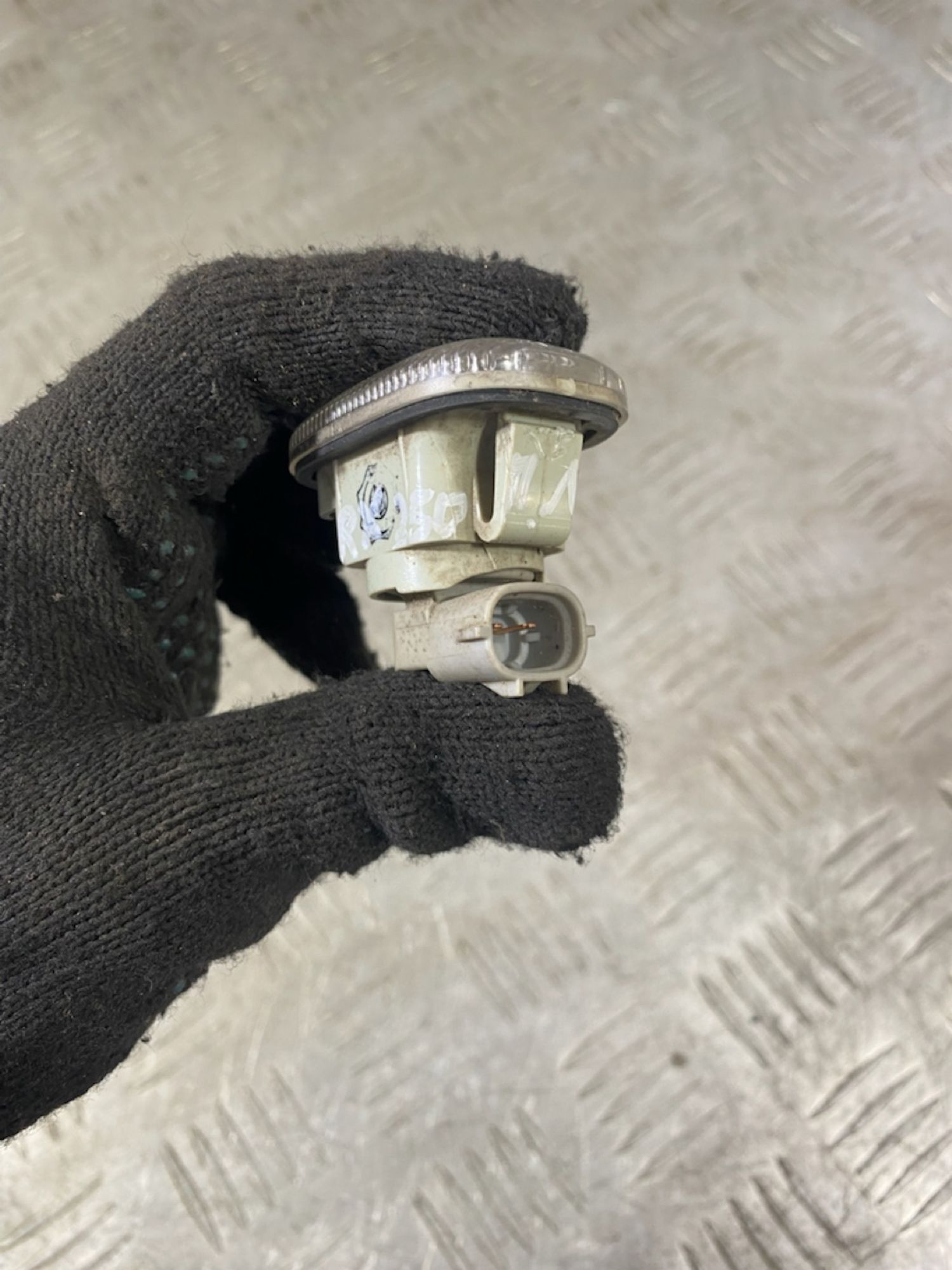 https://gcs.partsauto.market/rn-stockpro.appspot.com/thmbs/userImages/7493bedda53ffbba18042670cc6fed05/part/9de0a041-4c84-4509-9be3-0660690fb5d1_1722253245336.jpg
