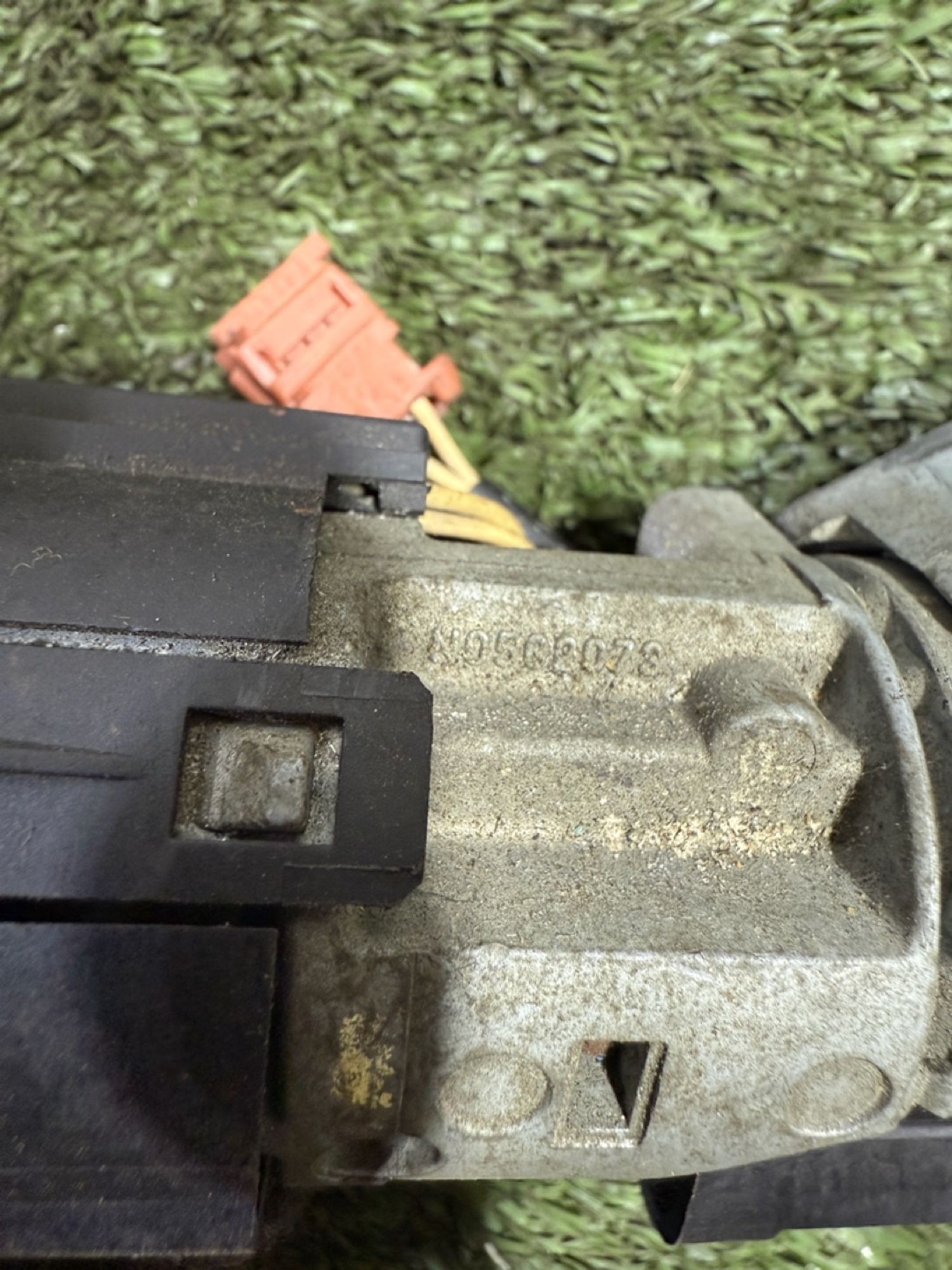 https://gcs.partsauto.market/rn-stockpro.appspot.com/thmbs/userImages/7493bedda53ffbba18042670cc6fed05/part/a1e6bd33-8f04-4e68-a850-0689672c64aa_1743661388190.jpg