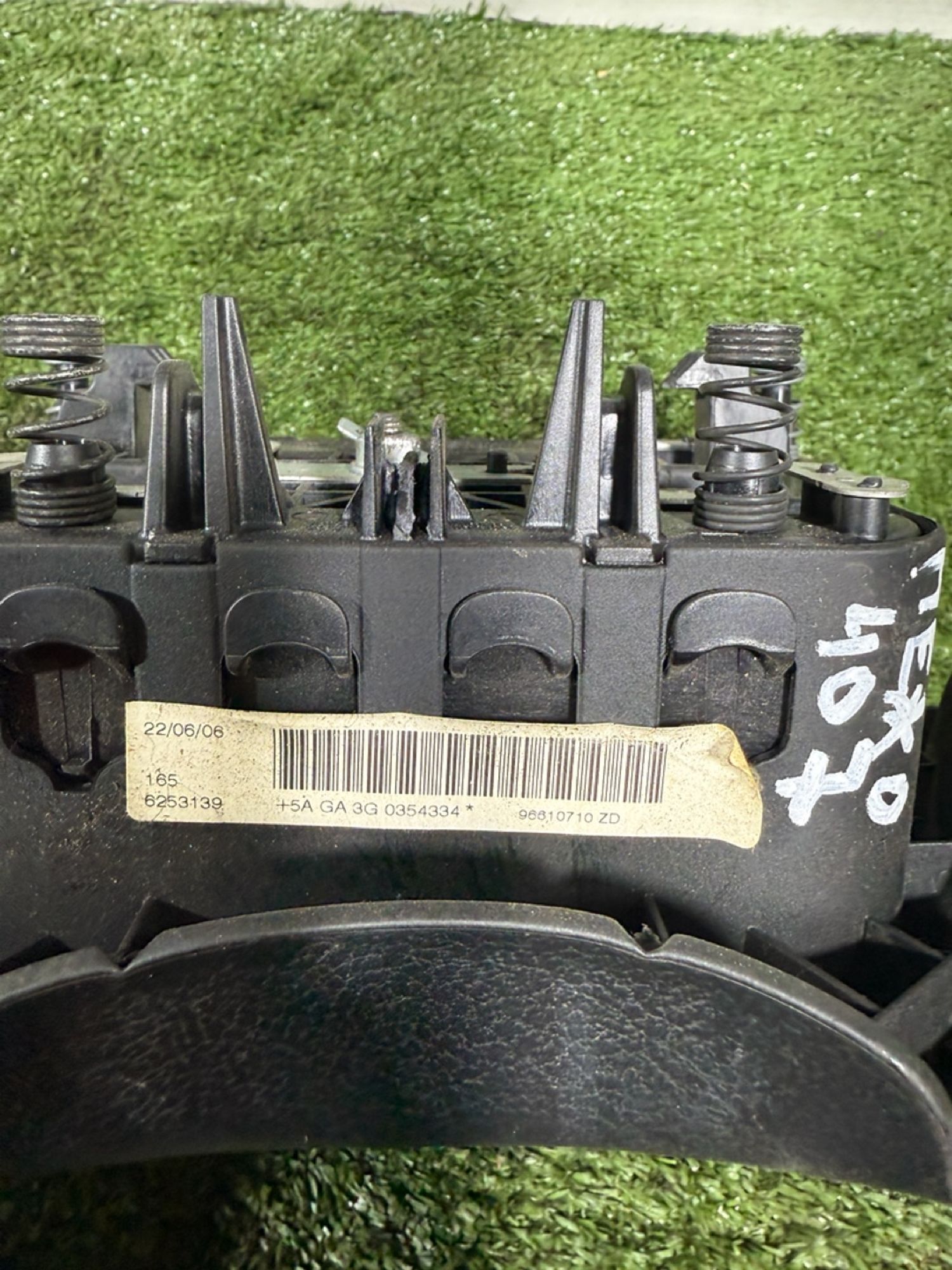 https://gcs.partsauto.market/rn-stockpro.appspot.com/thmbs/userImages/7493bedda53ffbba18042670cc6fed05/part/aba3cc69-3547-468f-99fd-1770c4cc1fe7_1741872246807.jpg