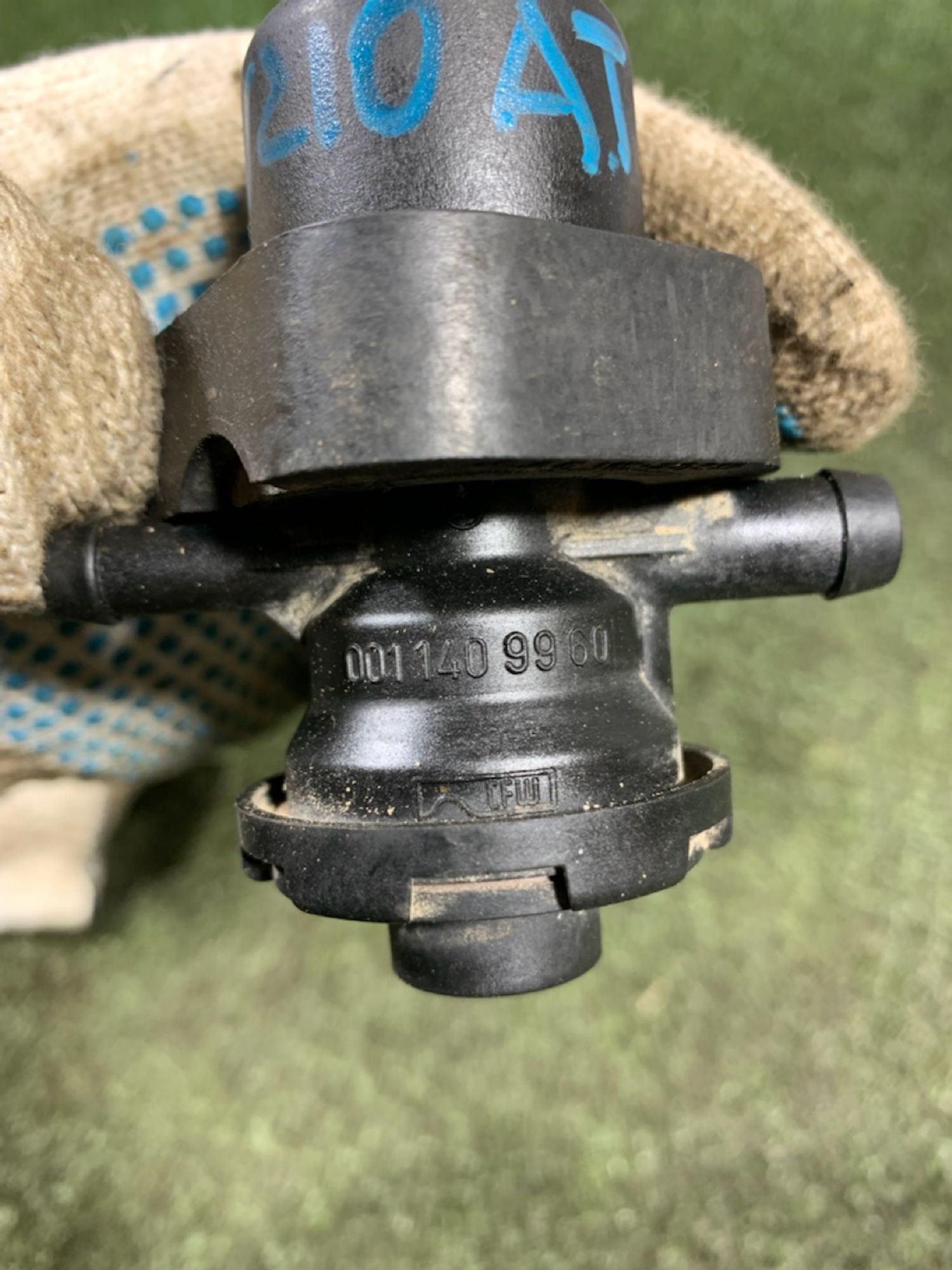https://gcs.partsauto.market/rn-stockpro.appspot.com/thmbs/userImages/7493bedda53ffbba18042670cc6fed05/part/afe87355-bbd6-4393-885c-33e52c98ba86_1736514453909.jpg