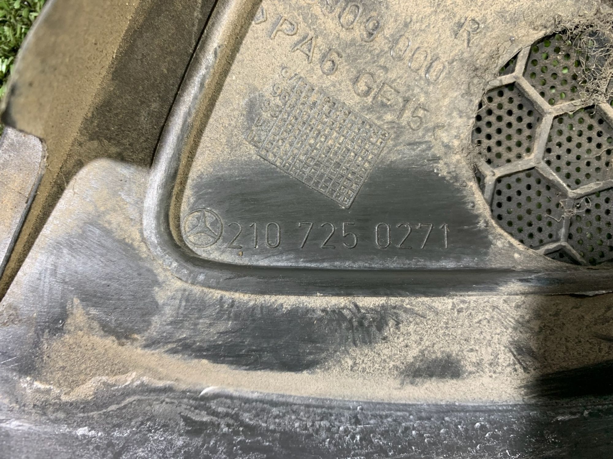 https://gcs.partsauto.market/rn-stockpro.appspot.com/thmbs/userImages/7493bedda53ffbba18042670cc6fed05/part/b24757ff-22b6-48af-ba10-f9708fd32047_1736431940078.jpg
