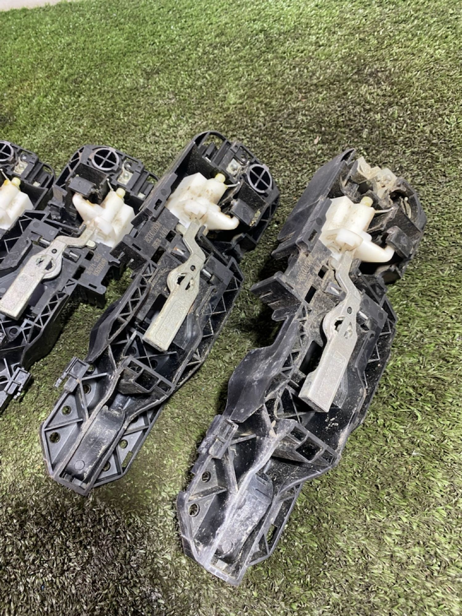 https://gcs.partsauto.market/rn-stockpro.appspot.com/thmbs/userImages/7493bedda53ffbba18042670cc6fed05/part/b6bcc300-37c9-453d-8539-951a35a6cca1_1748595312787.jpg