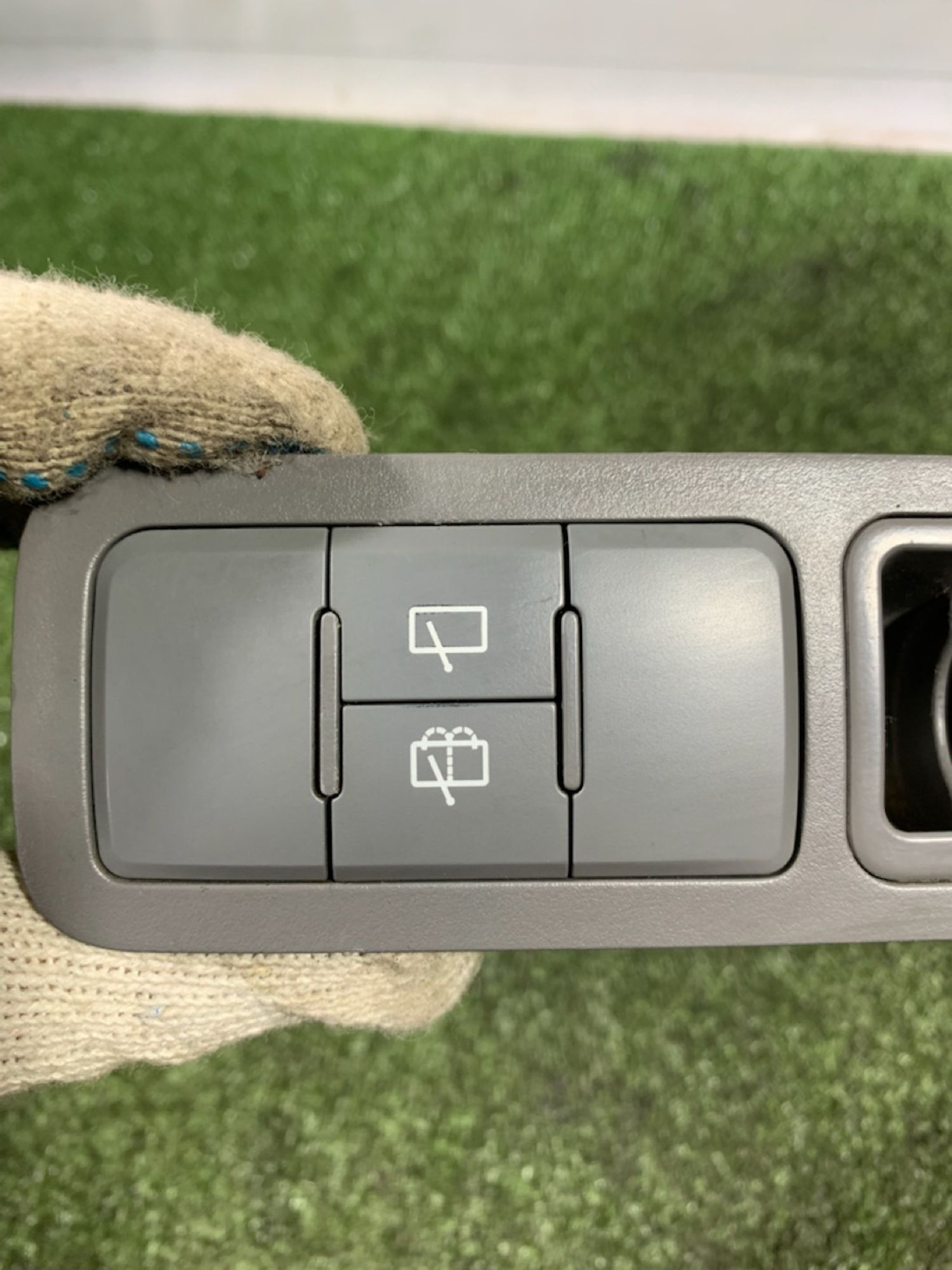 https://gcs.partsauto.market/rn-stockpro.appspot.com/thmbs/userImages/7493bedda53ffbba18042670cc6fed05/part/b956d6d0-a010-4832-8b74-f89f3bf657a8_1734425064806.jpg