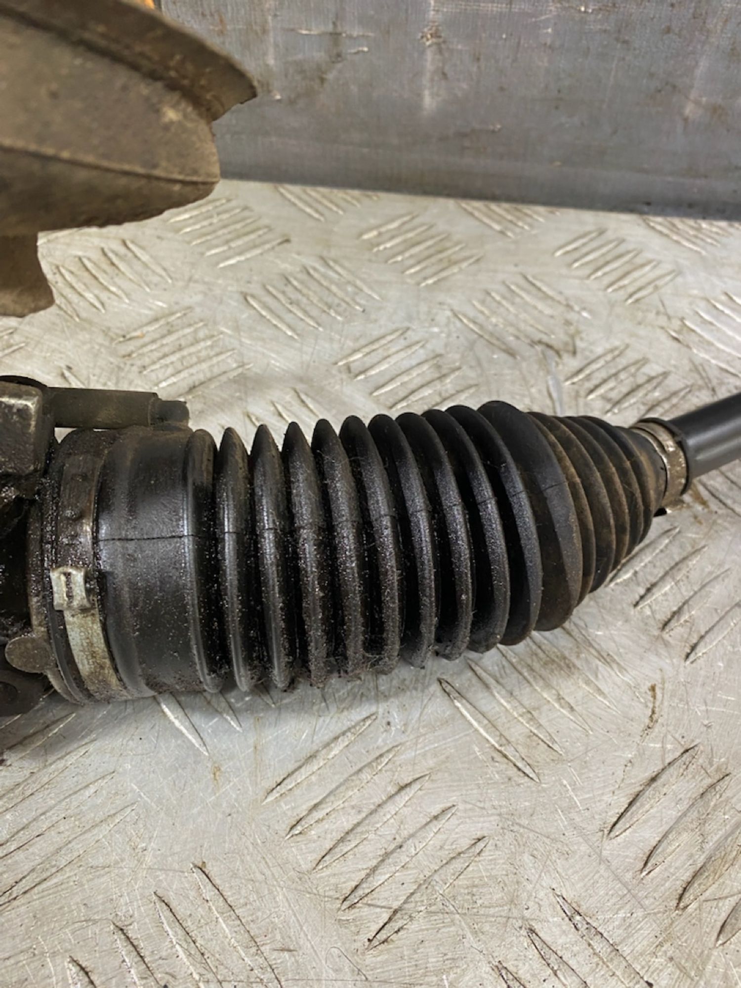 https://gcs.partsauto.market/rn-stockpro.appspot.com/thmbs/userImages/7493bedda53ffbba18042670cc6fed05/part/bcedcc3d-a802-44f9-bc6a-063c132b0041_1721750539805.jpg